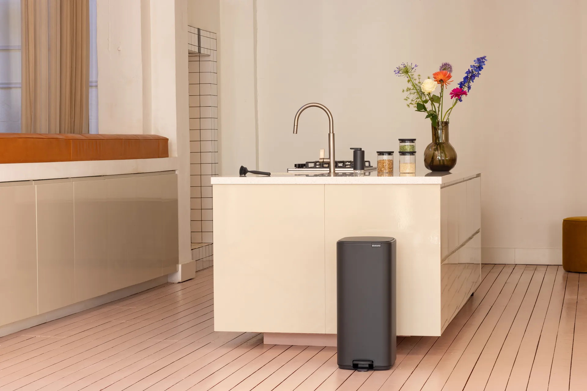 Kosz z pedałem Bo 30 l, Mineral Infinite Grey Brabantia