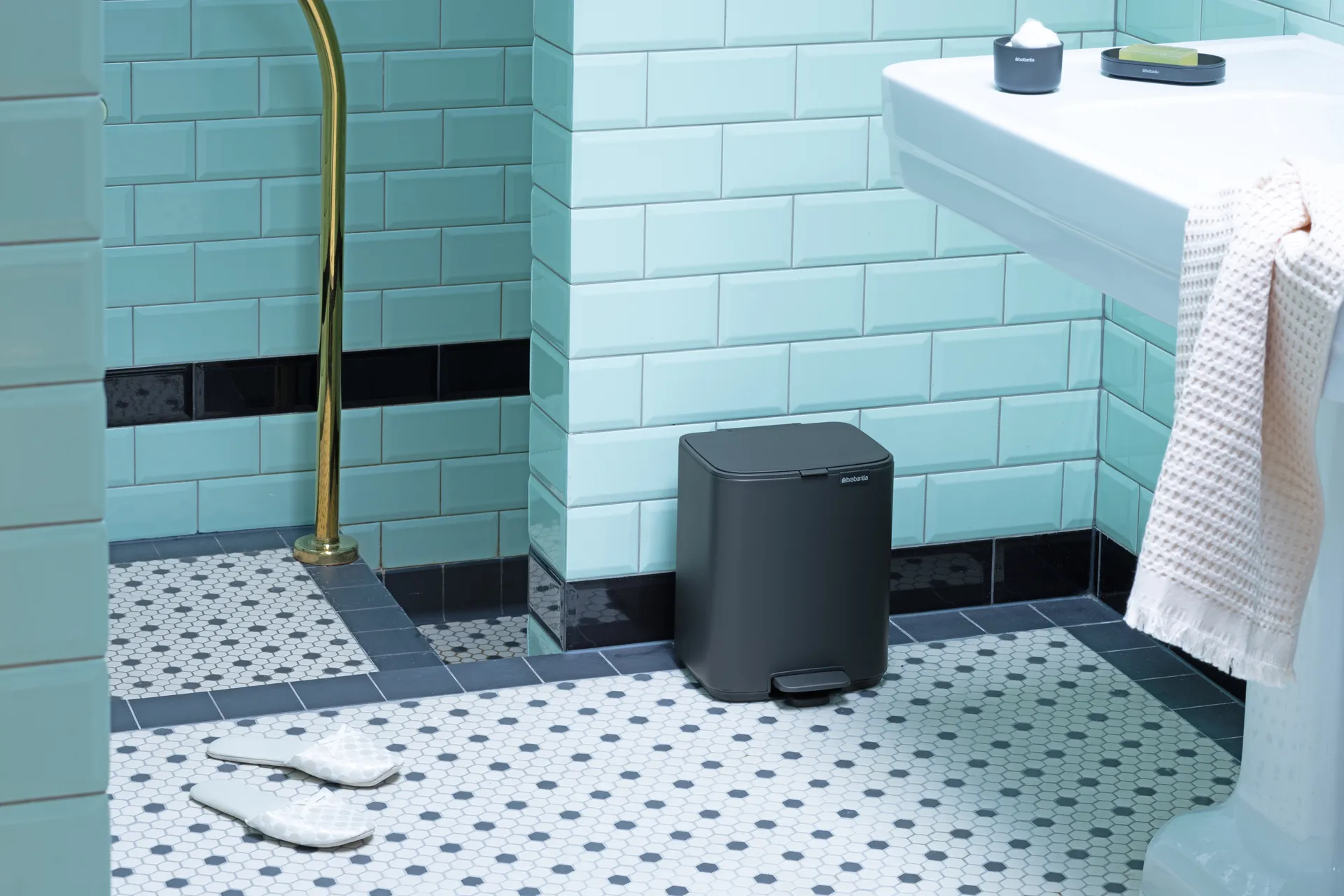 Kosz z pedałem Bo 7 l, Mineral Infinite Grey Brabantia