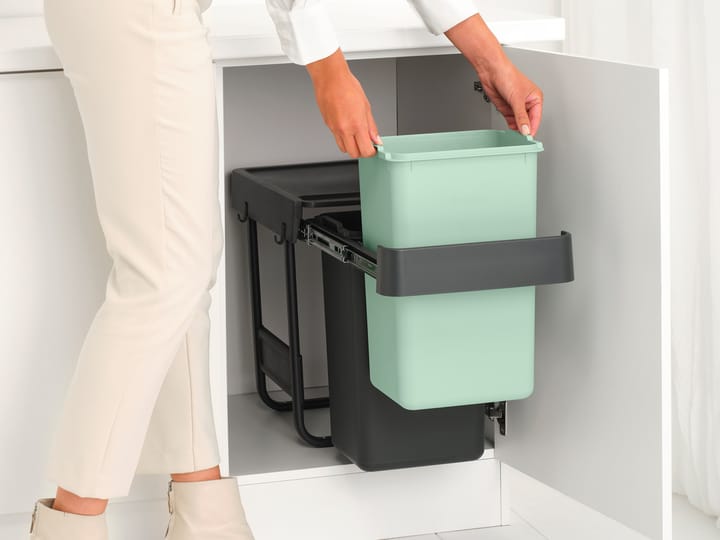 Kosze na śmieci do zabudowy Sort&Go, 2x15 L, Ciemnoszare Brabantia