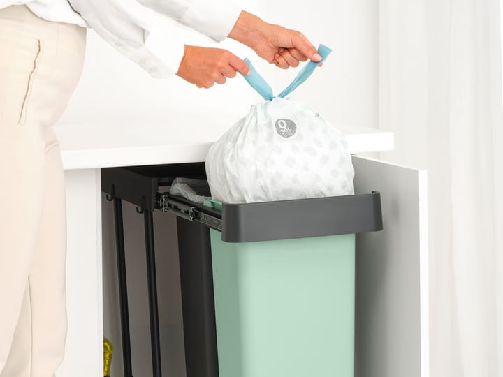 Kosze na śmieci do zabudowy Sort&Go, 2x30 L - Ciemnoszare - Brabantia