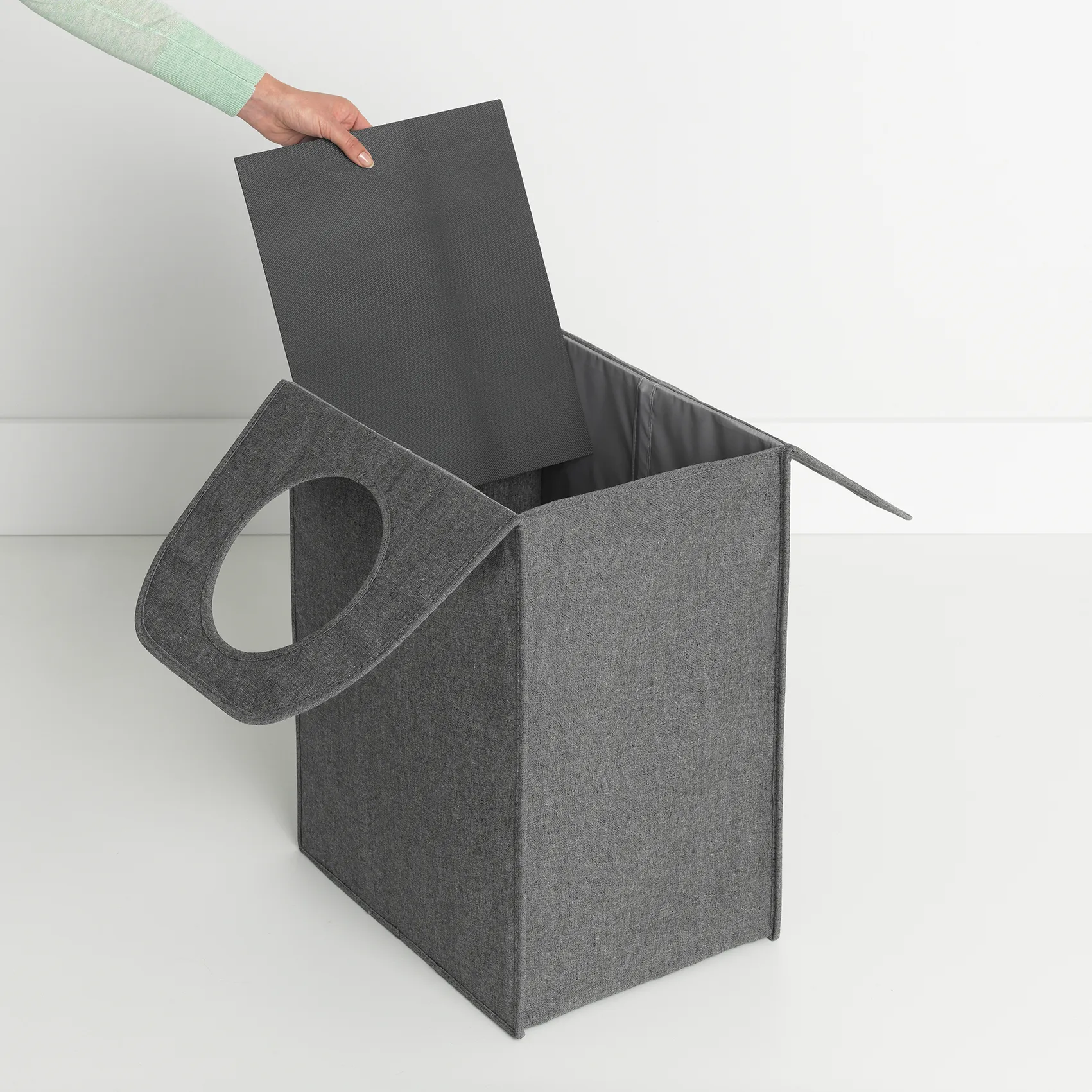 Prostokątny kosz tekstylny na bieliznę Brabantia 55 litrów, ciemny szary Brabantia