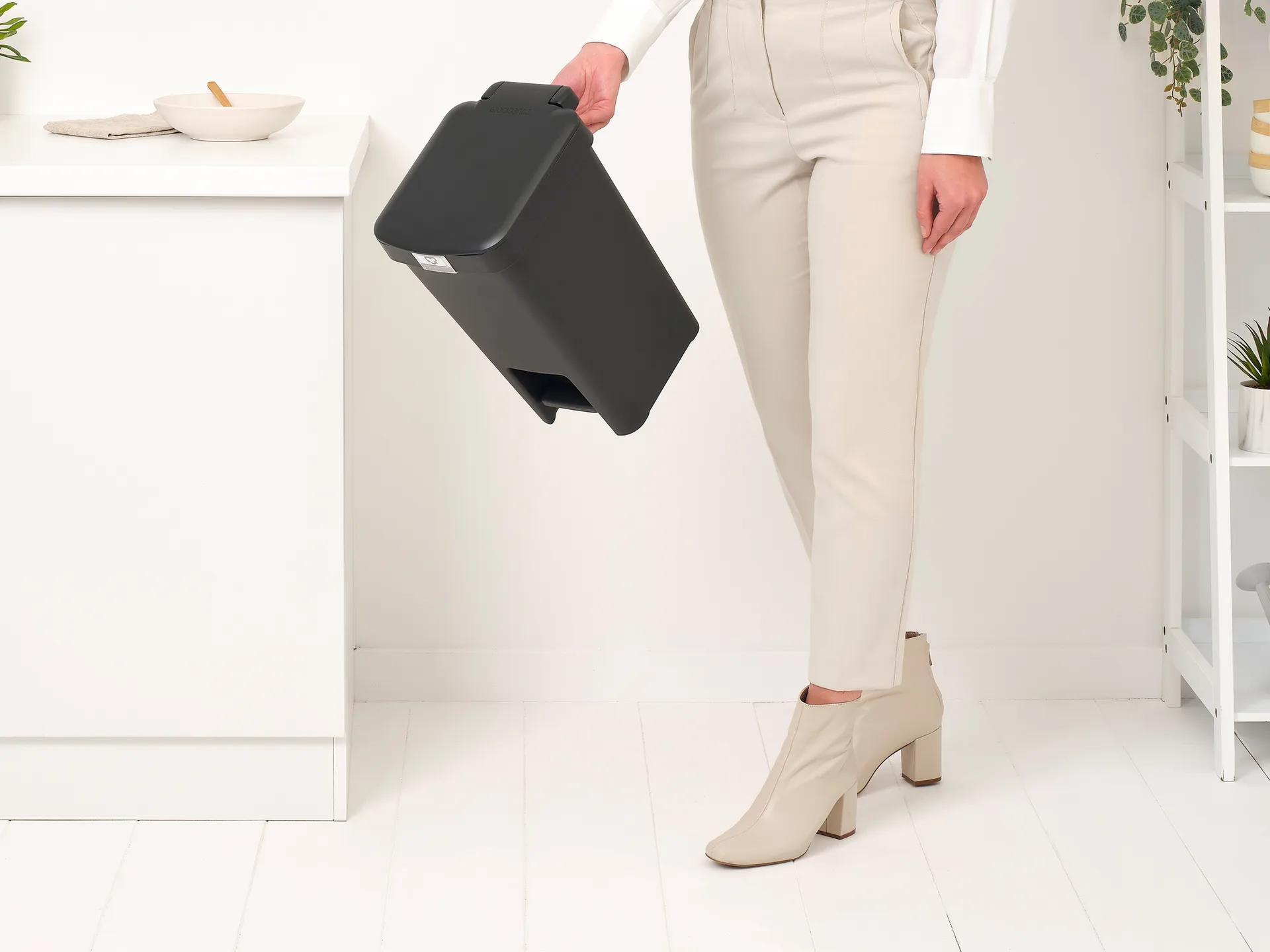 StepUp Kosz pedałowy 10 L, Ciemno szary Brabantia