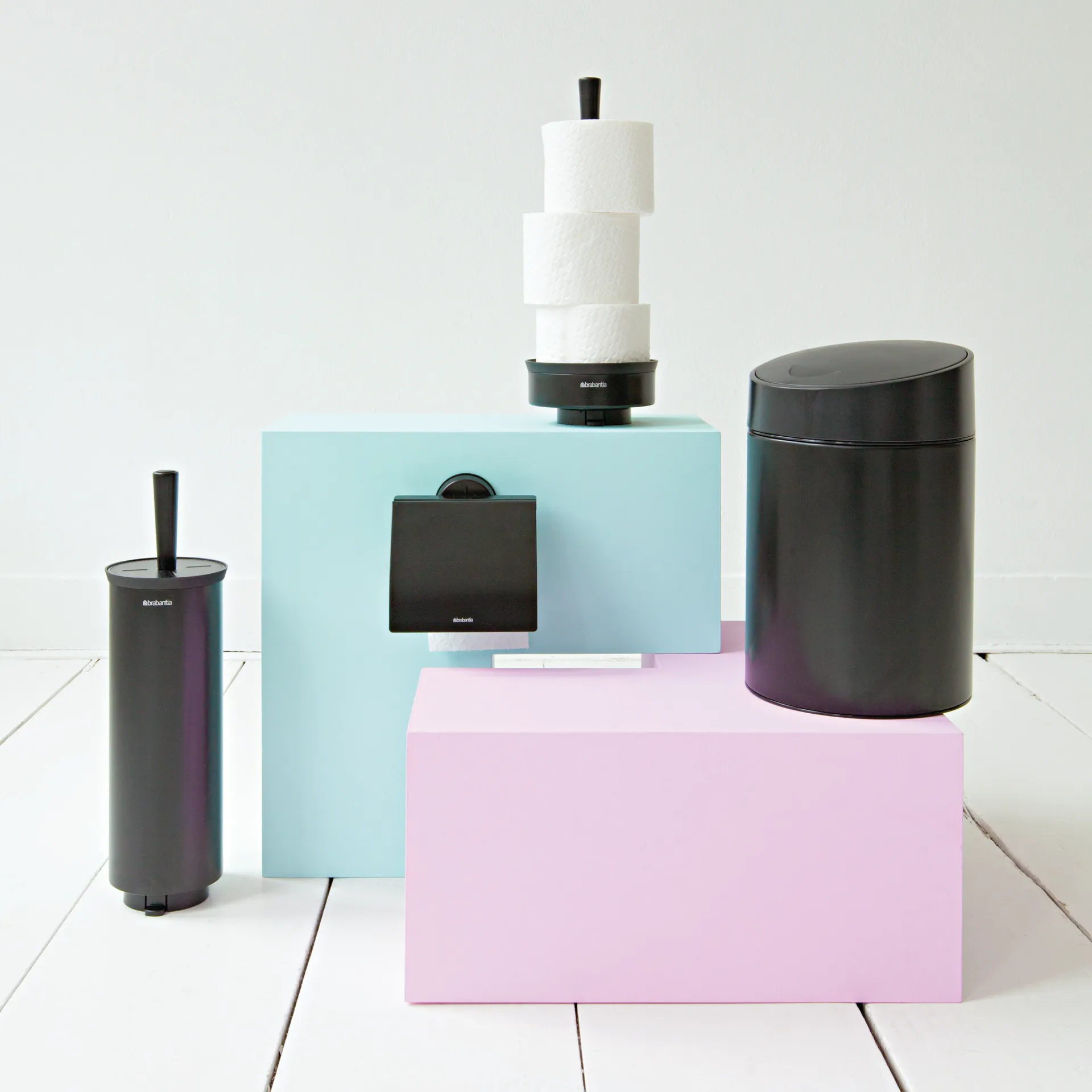 Szczotka ścienna do WC Profile, Czarna Brabantia