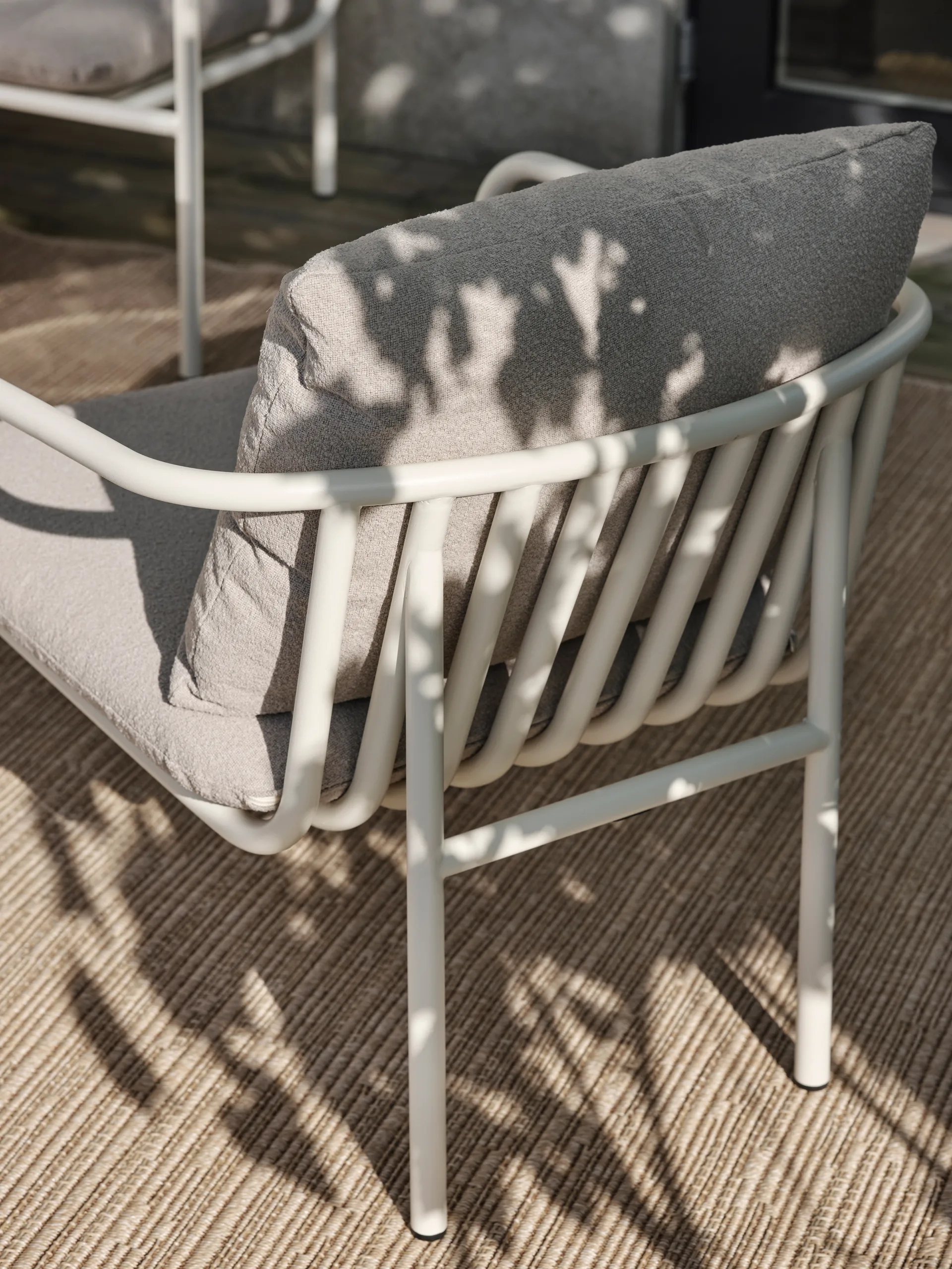 Fotel lounge Bendt, Teddy beige-pearl white Brafab