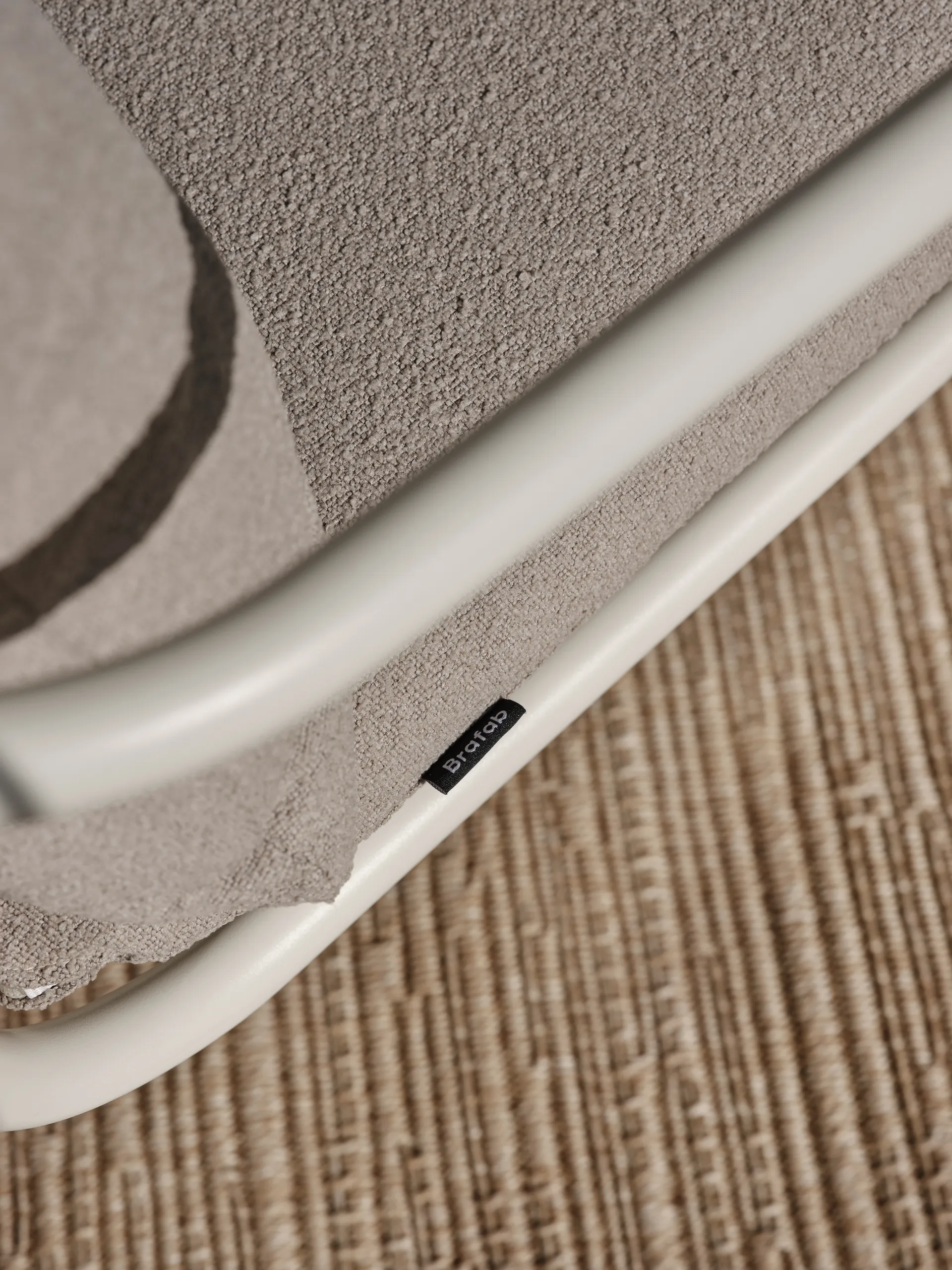 Fotel lounge Bendt, Teddy beige-pearl white Brafab