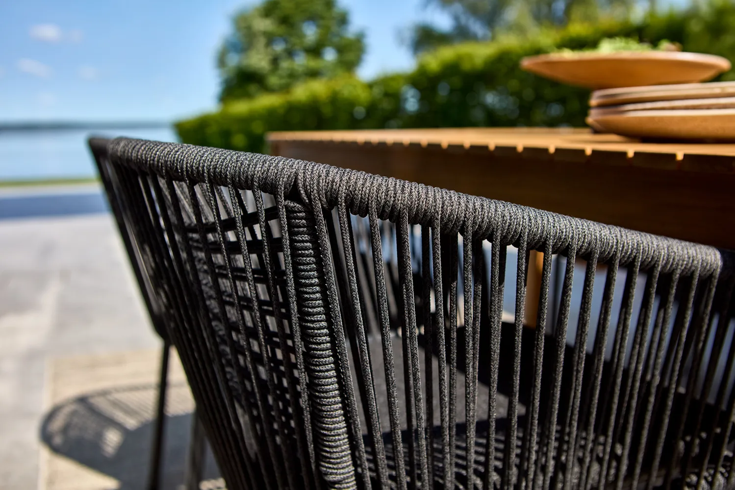 Krzesło z podłokietnikami Delta , Czarny Brafab