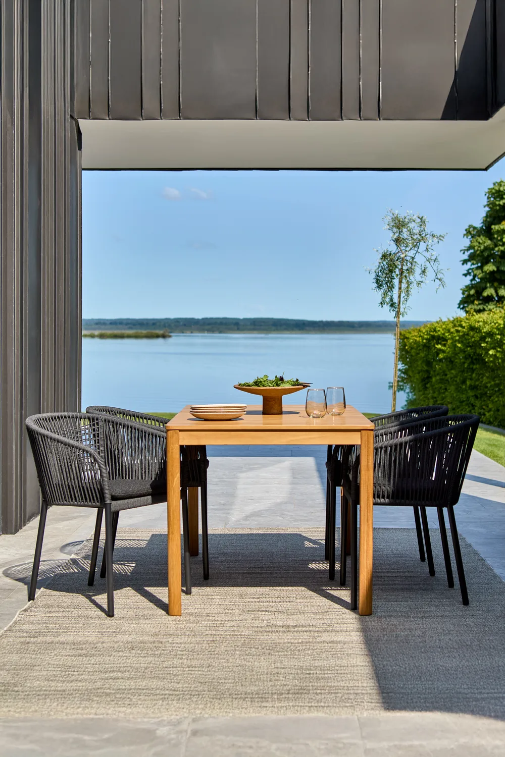 Krzesło z podłokietnikami Delta , Czarny Brafab