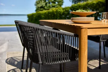 Krzesło z podłokietnikami Delta  - Czarny - Brafab