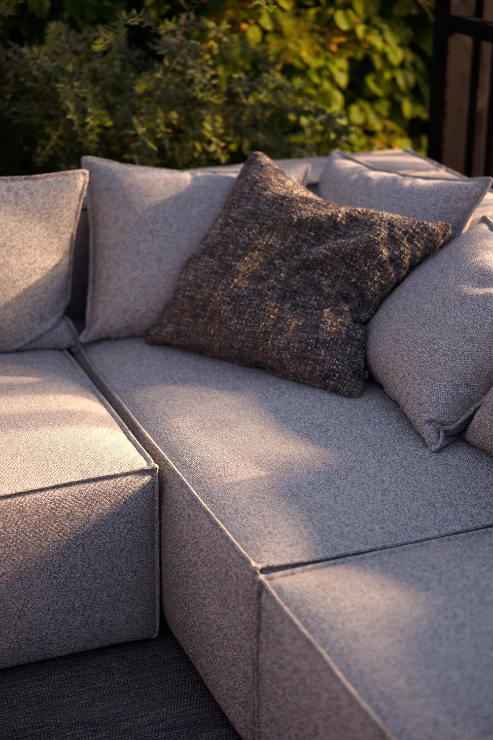 Moduł sofy Muki, Light taupe, zakończenie prawe Brafab