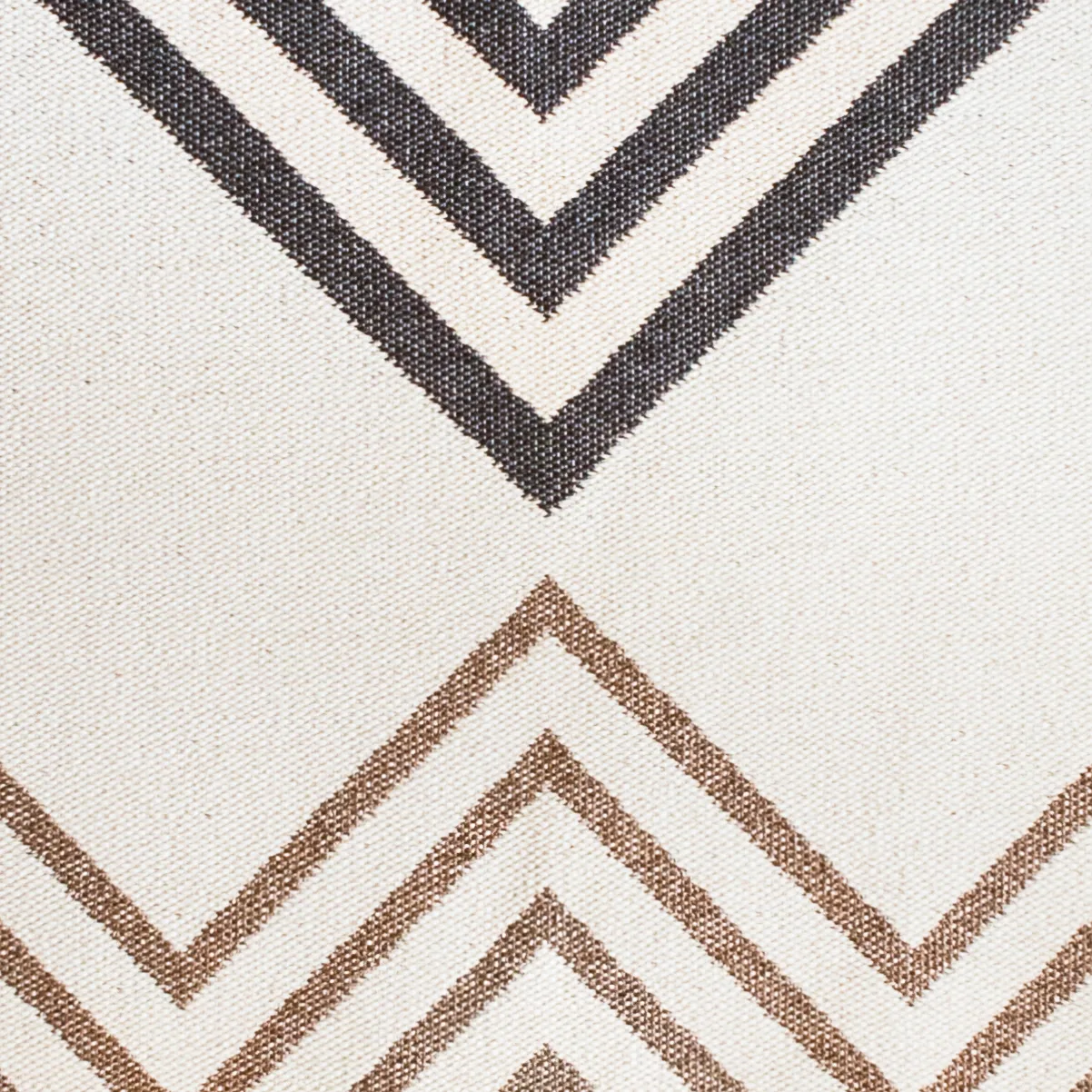 Dywan z tworzywa sztucznego Sapmi 170x250 cm, sparkle (czarny, miedziany) Brita Sweden