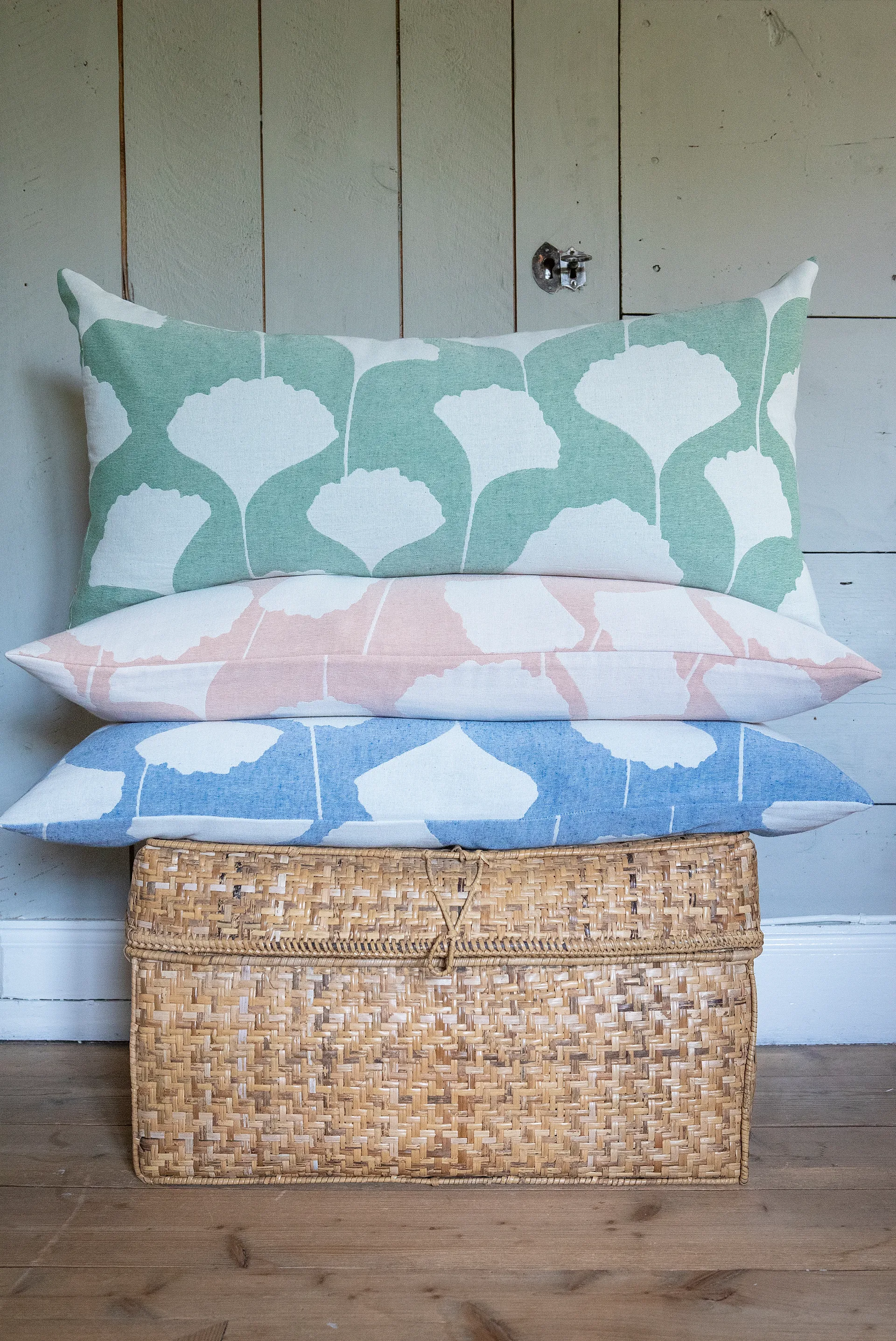 Poszewka na poduszkę Ginko 40x80 cm, Niebiesko-biały (Indigo) Brita Sweden