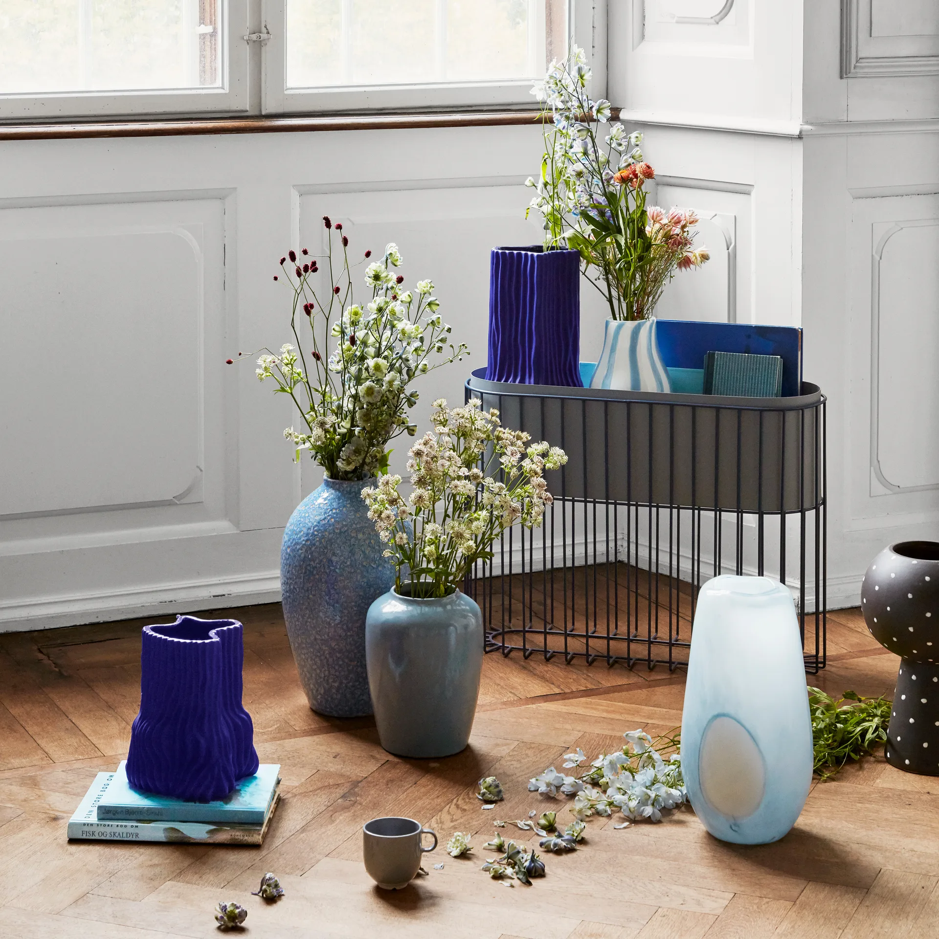 Cph Curve wazon ceramiczny 24,5 cm, Dark blue Broste Copenhagen