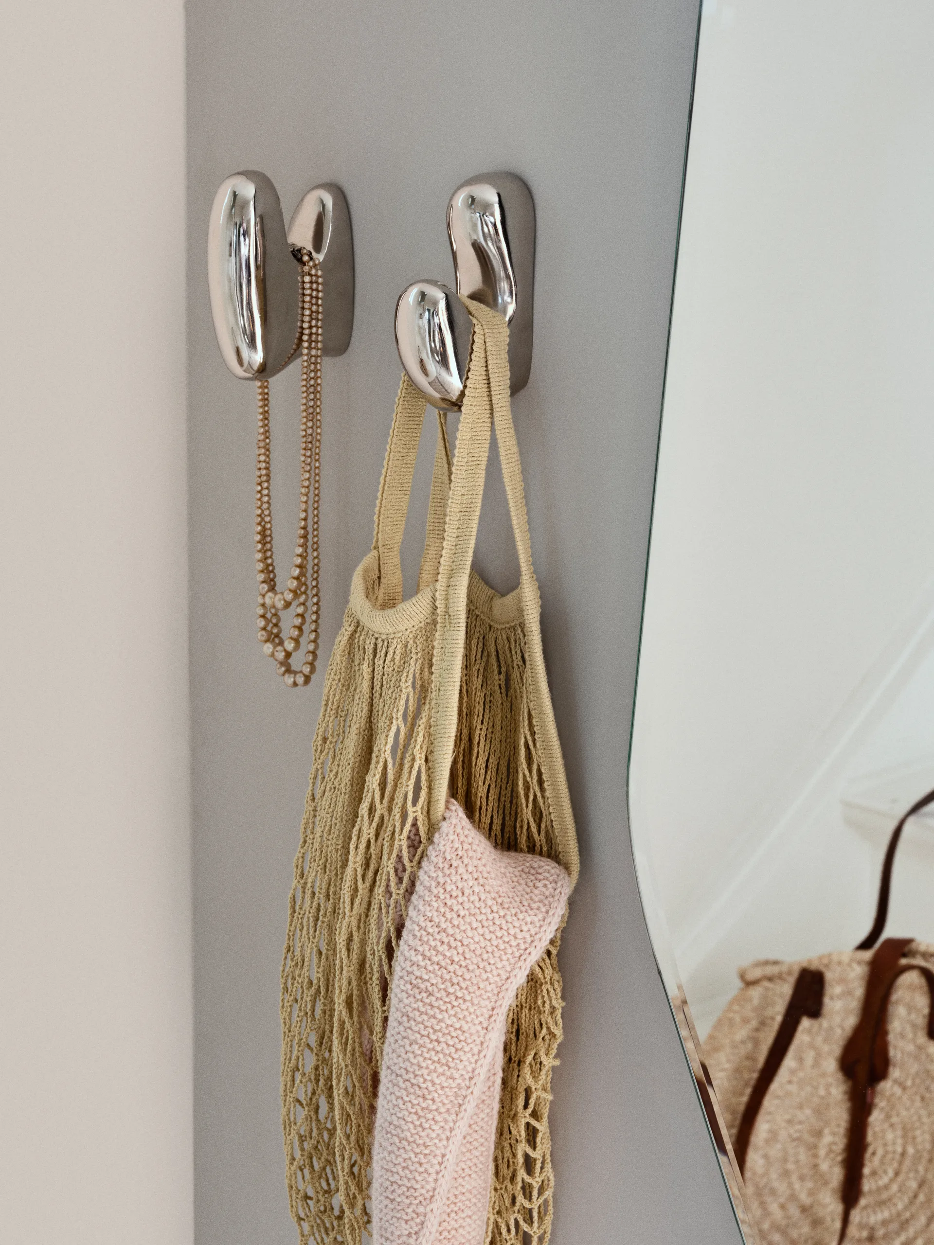 Hak ścienny Roberta 10x7 cm, Silver finish Broste Copenhagen