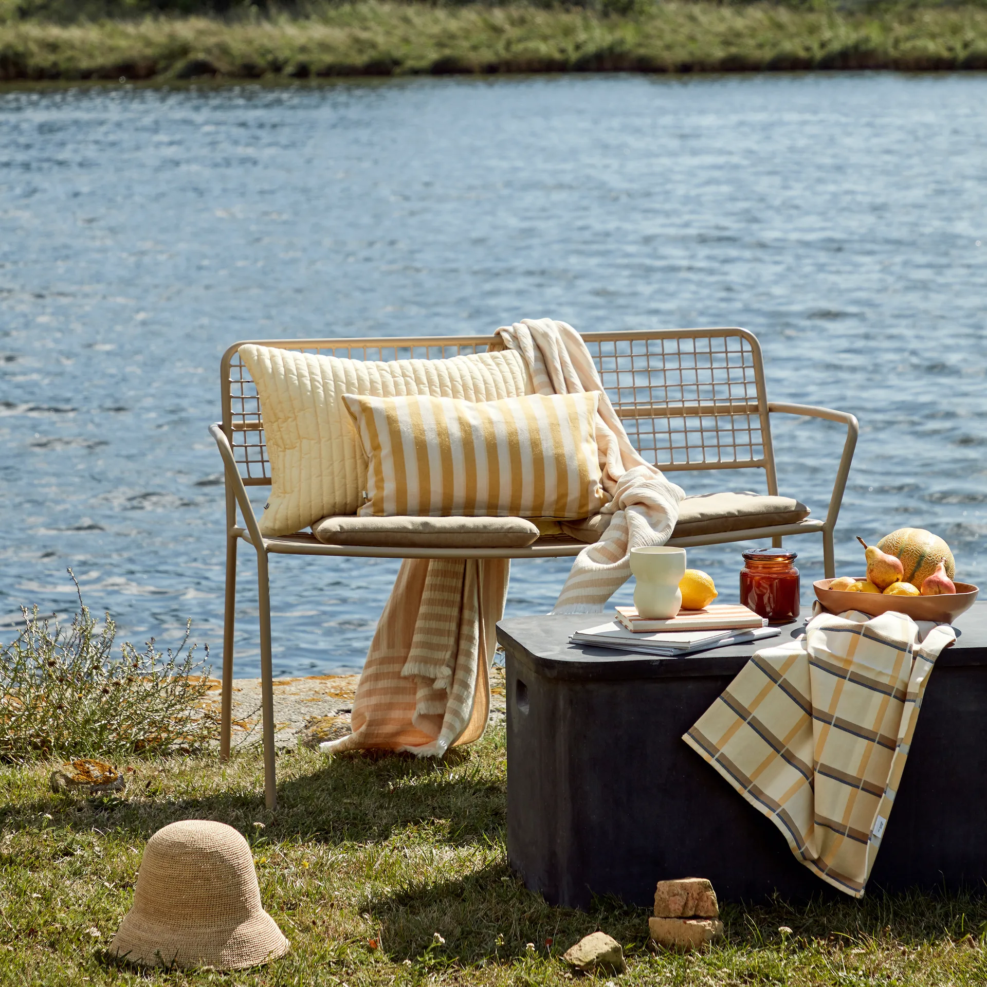 Kubek Limfjord 35 cl, Soft beige Broste Copenhagen