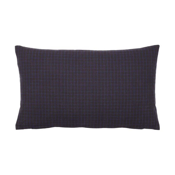Pokrowiec na poduszkę Bodil, rozmiar 30x50 cm. - Black-intense blue - Broste Copenhagen