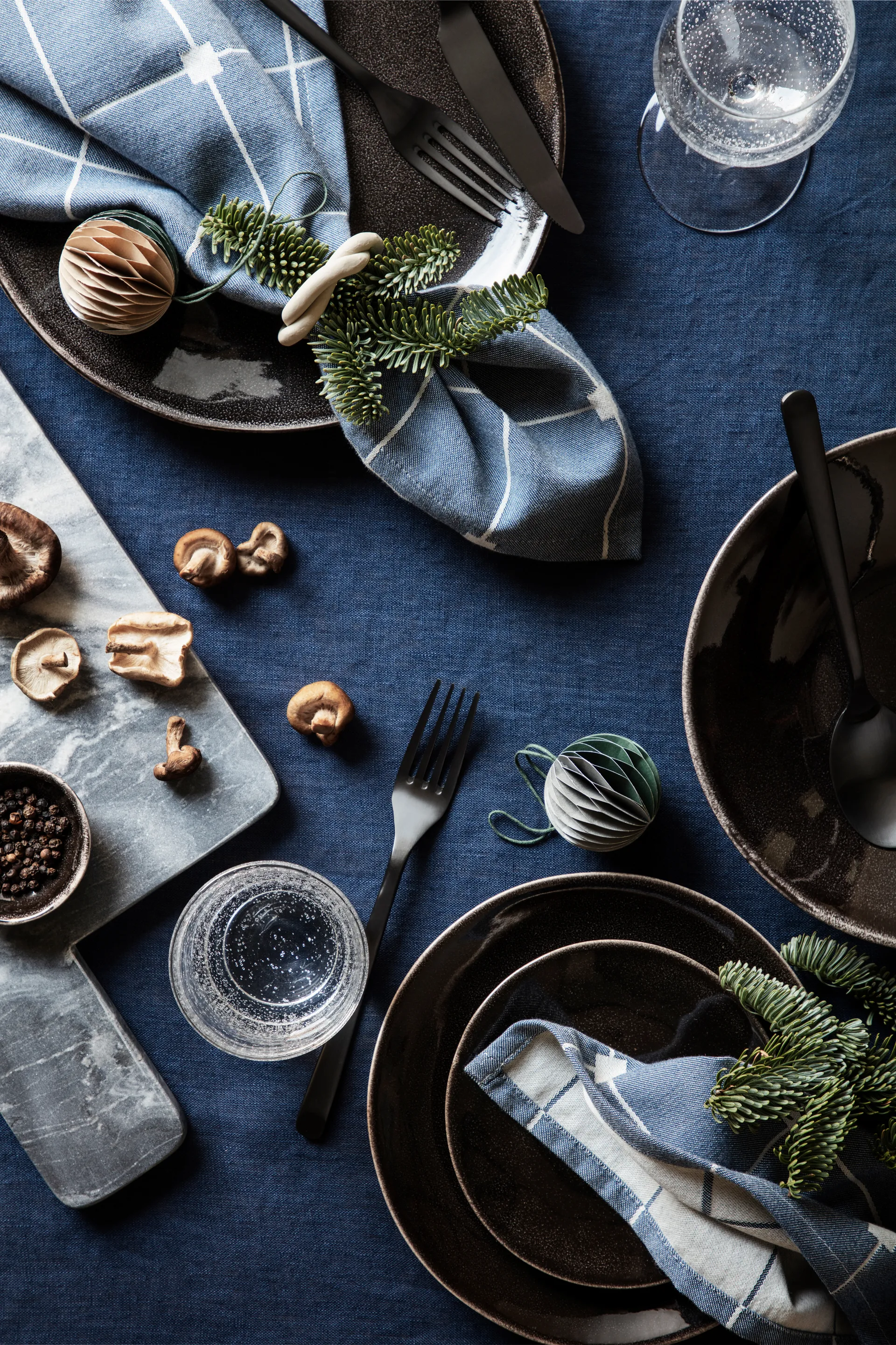 Serwetka tekstylna Tila 45x45 cm, Maritime blue-off white Broste Copenhagen