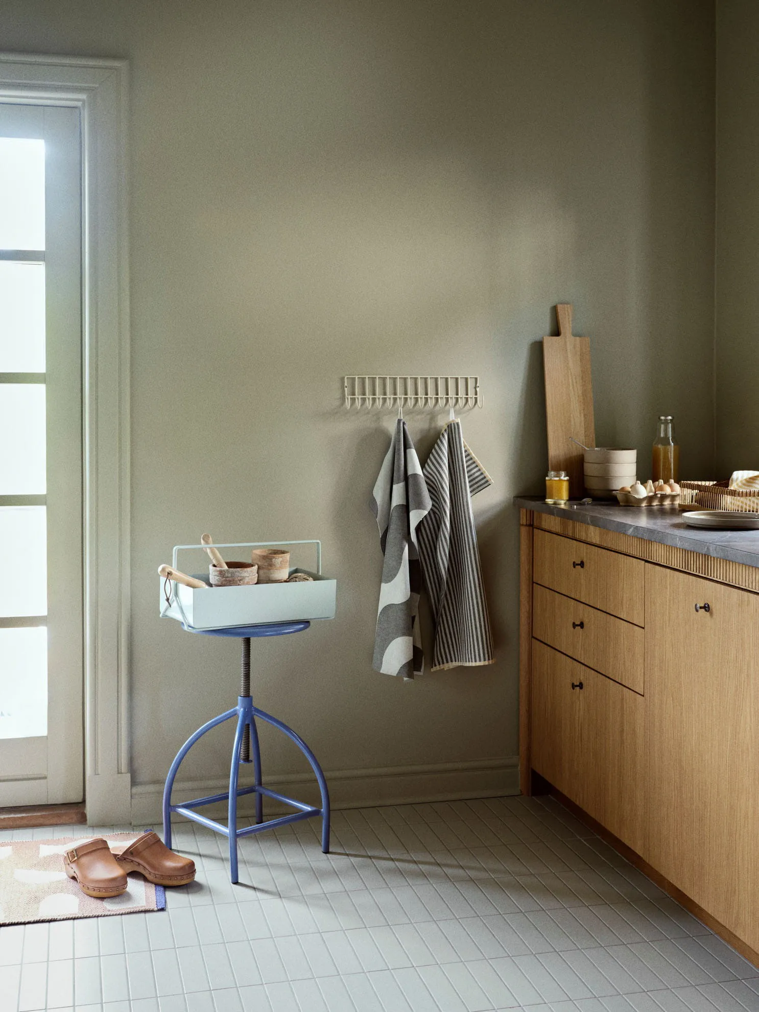 Stołek Sire, Blue Broste Copenhagen