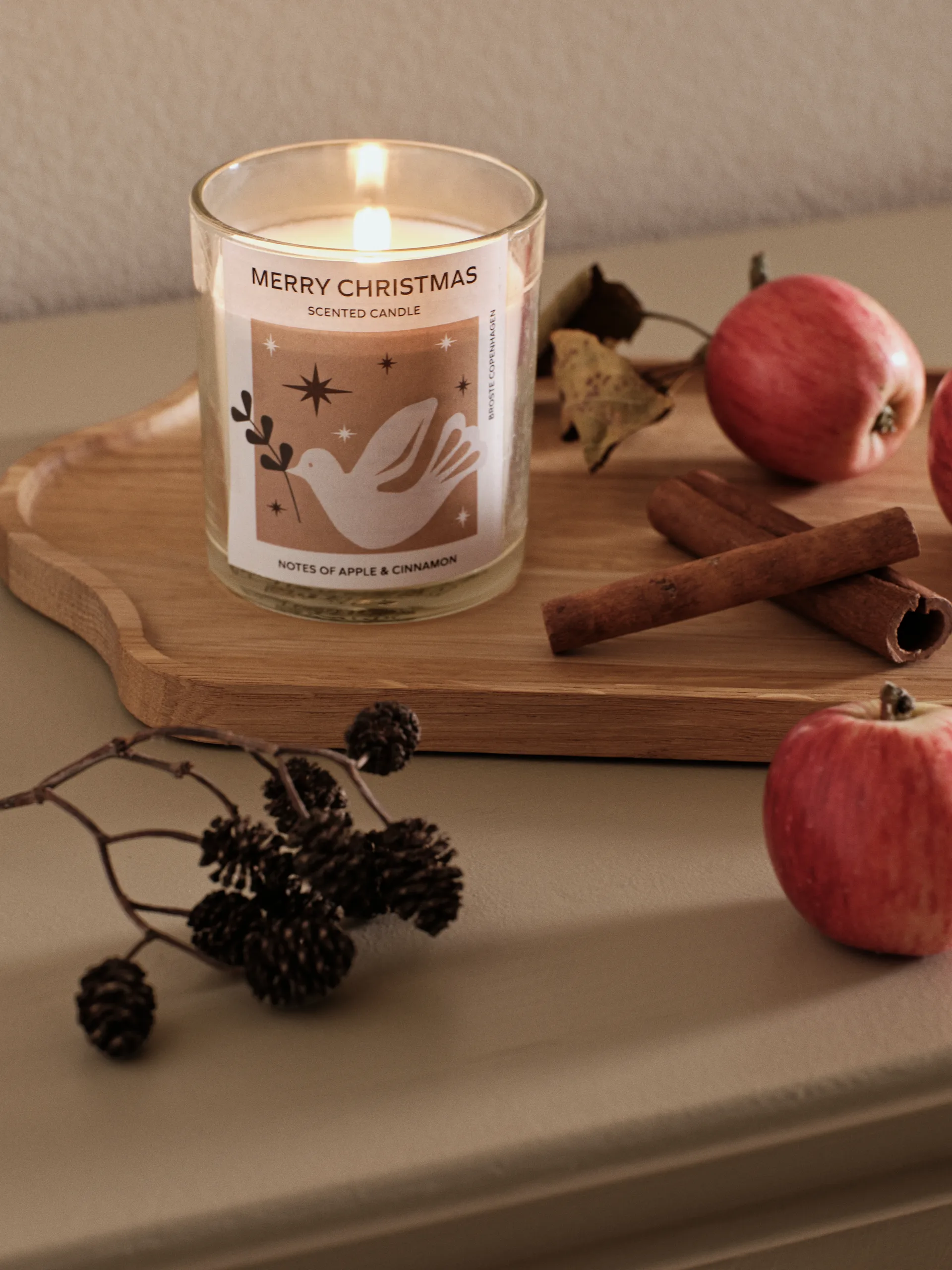 Świeca zapachowa Merry Christmas 32 h, White Broste Copenhagen