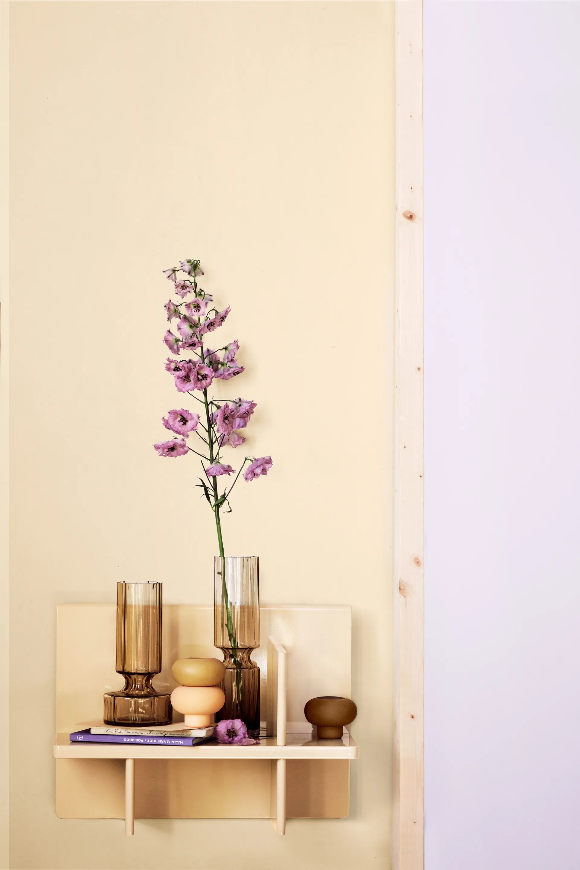 Szklany wazon z hiacyntem 24,9 cm, Indian tan Broste Copenhagen