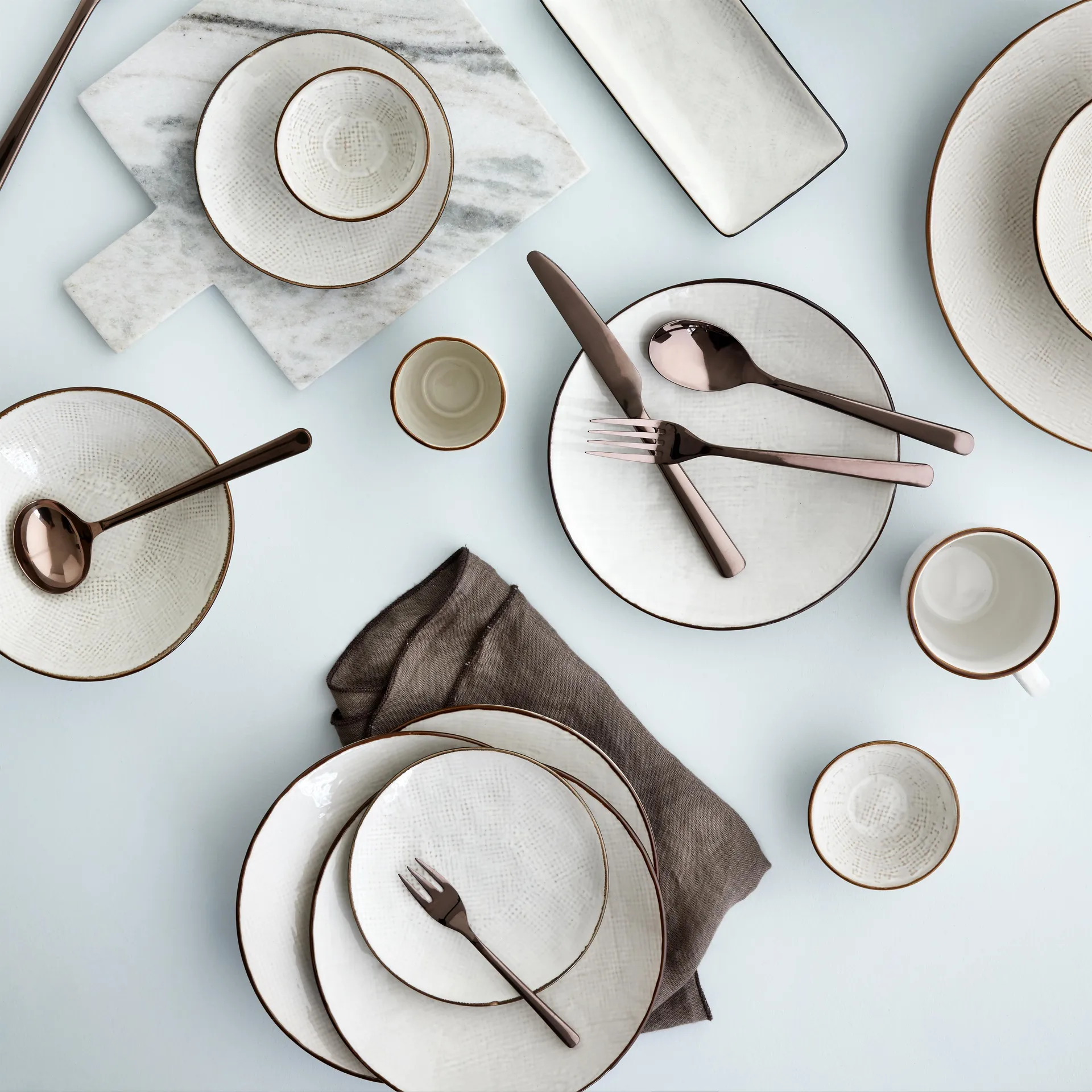 Sztućce Hune 16 szt., tytanowe espresso Broste Copenhagen