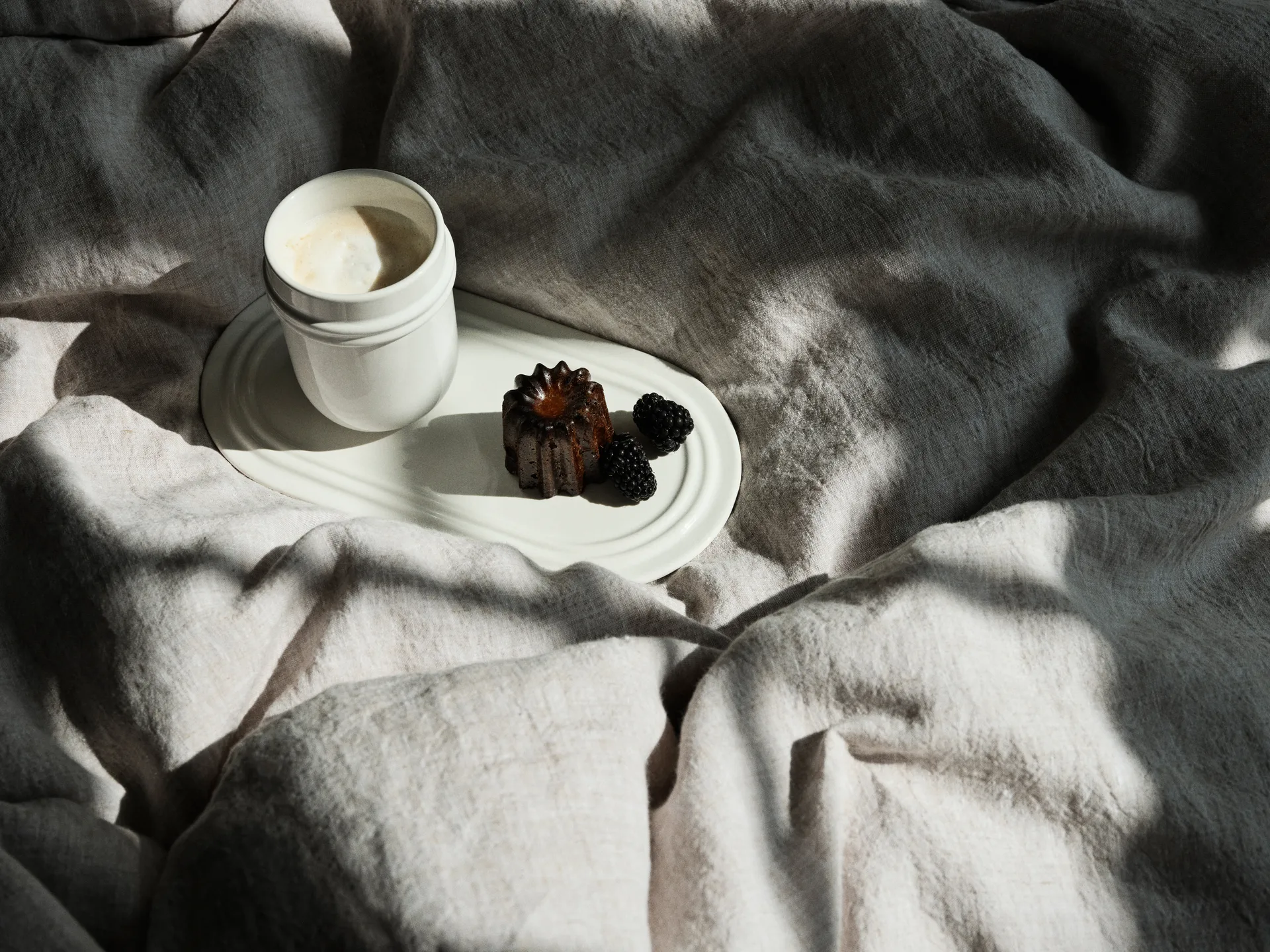 Talerz owalny Stevns 27,5 cm, Chalk white Broste Copenhagen