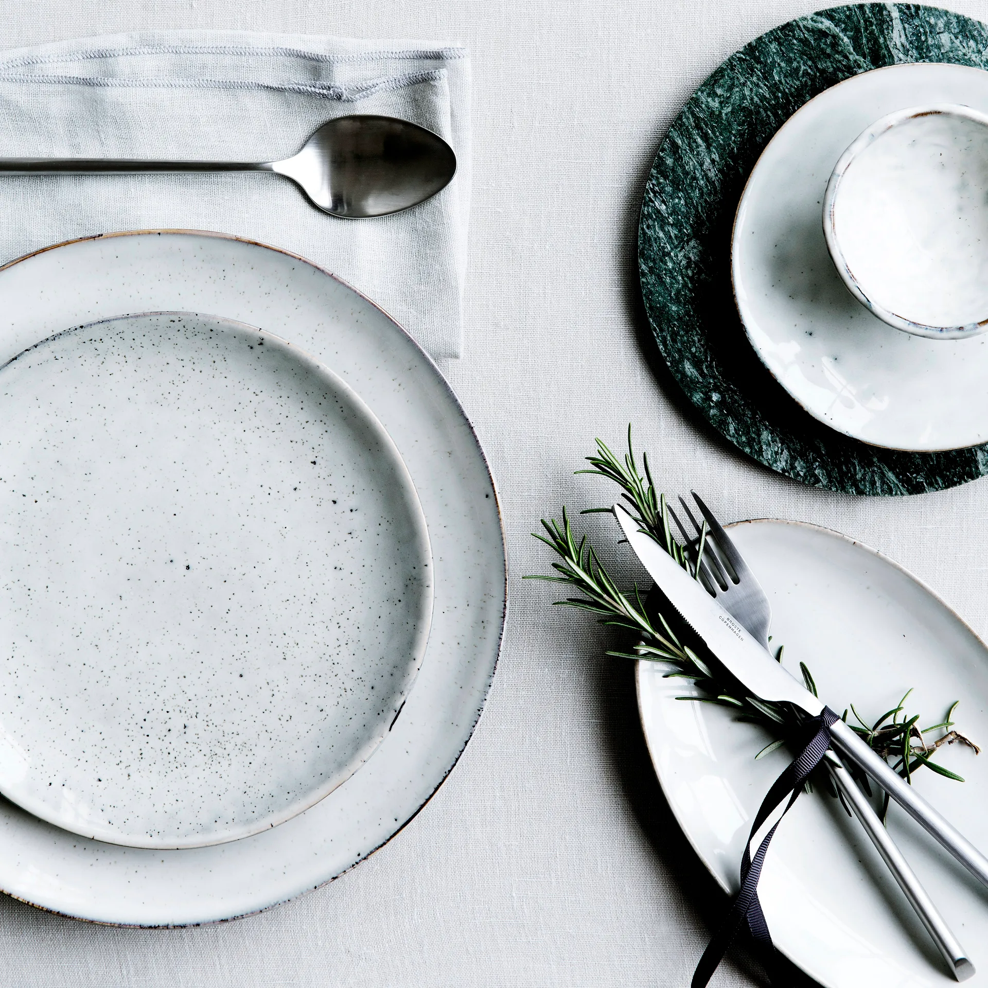 Zestaw sztućców Sletten 16 szt., matowa stal nierdzewna Broste Copenhagen