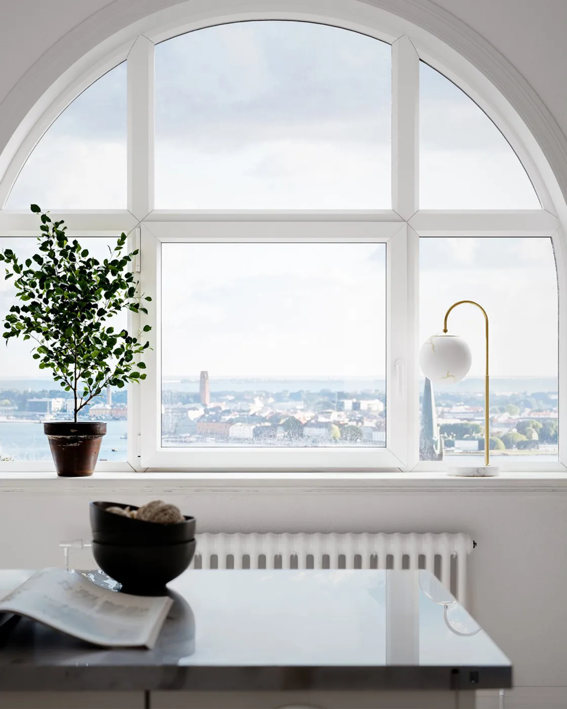 Bellagio lampa stołowa 60 cm, Mosiądz-biały By Rydéns