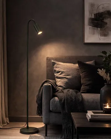 Lampa podłogowa Curve 146 cm - Matowa zieleń - By Rydéns