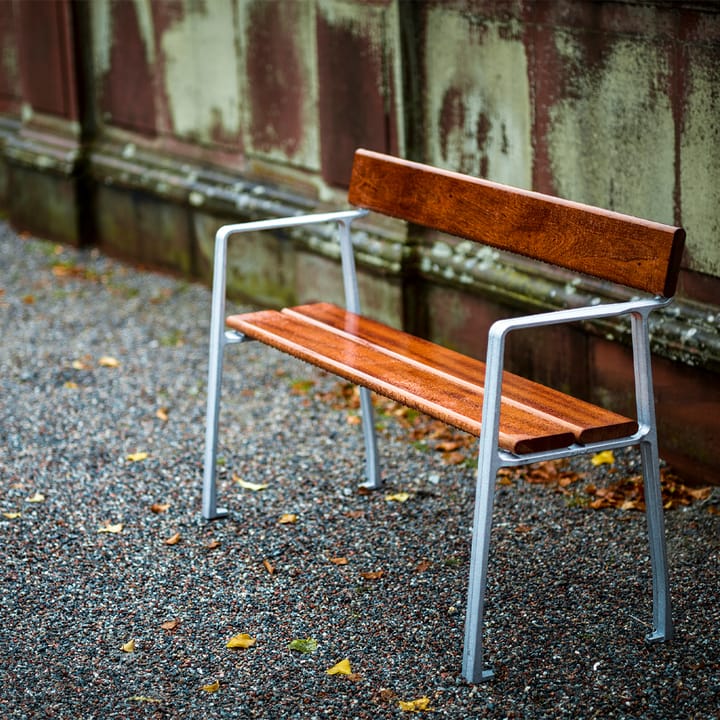 Sofa ogrodowa Piccolo, Mahoń czarna lazura, czarny stelaż Byarums bruk