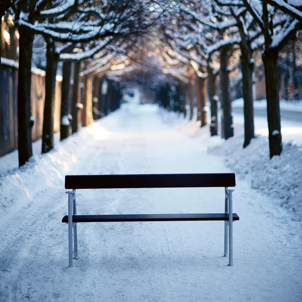 Sofa ogrodowa Vilamoura, Mahoń czarna lazura, stelaż z surowego aluminium Byarums bruk