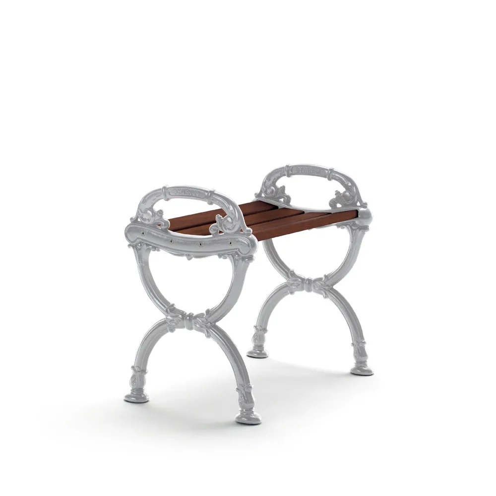 Taboret Byarum, Sosna brązowa lazura, surowy stelaż aluminiowy Byarums bruk