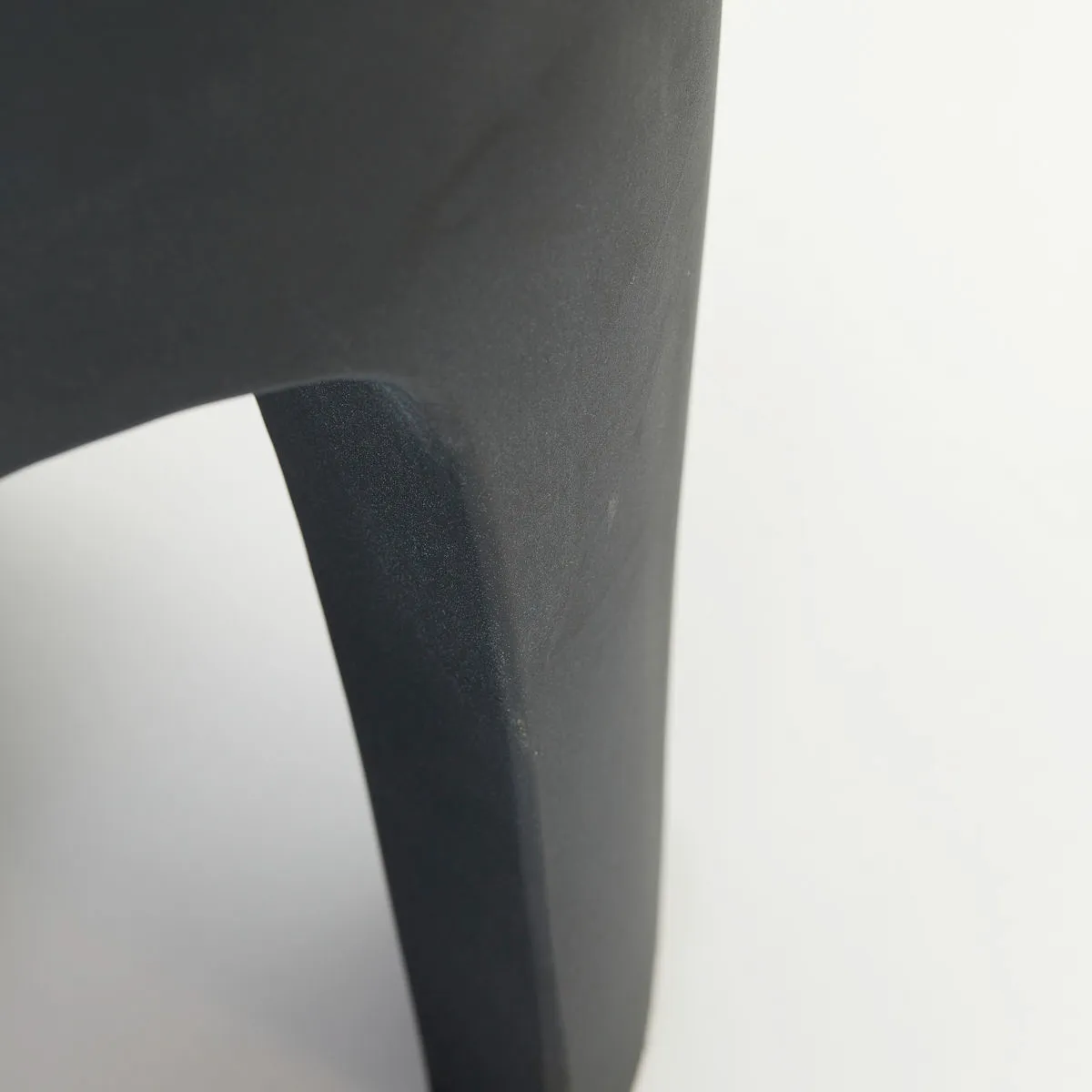 Stolik boczny Besshoei Ø35 cm, Coal byNORD