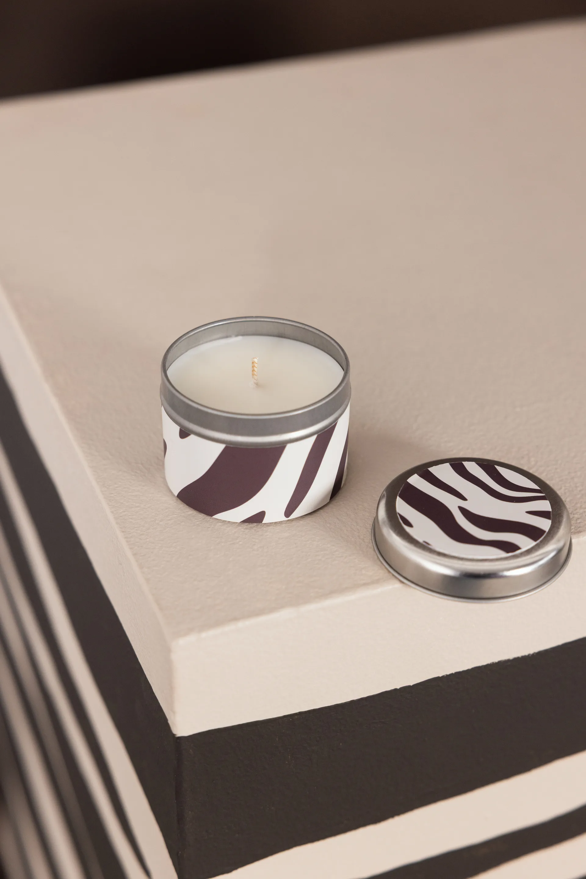 Świeca zapachowa Fumage, 12 godz. Byon