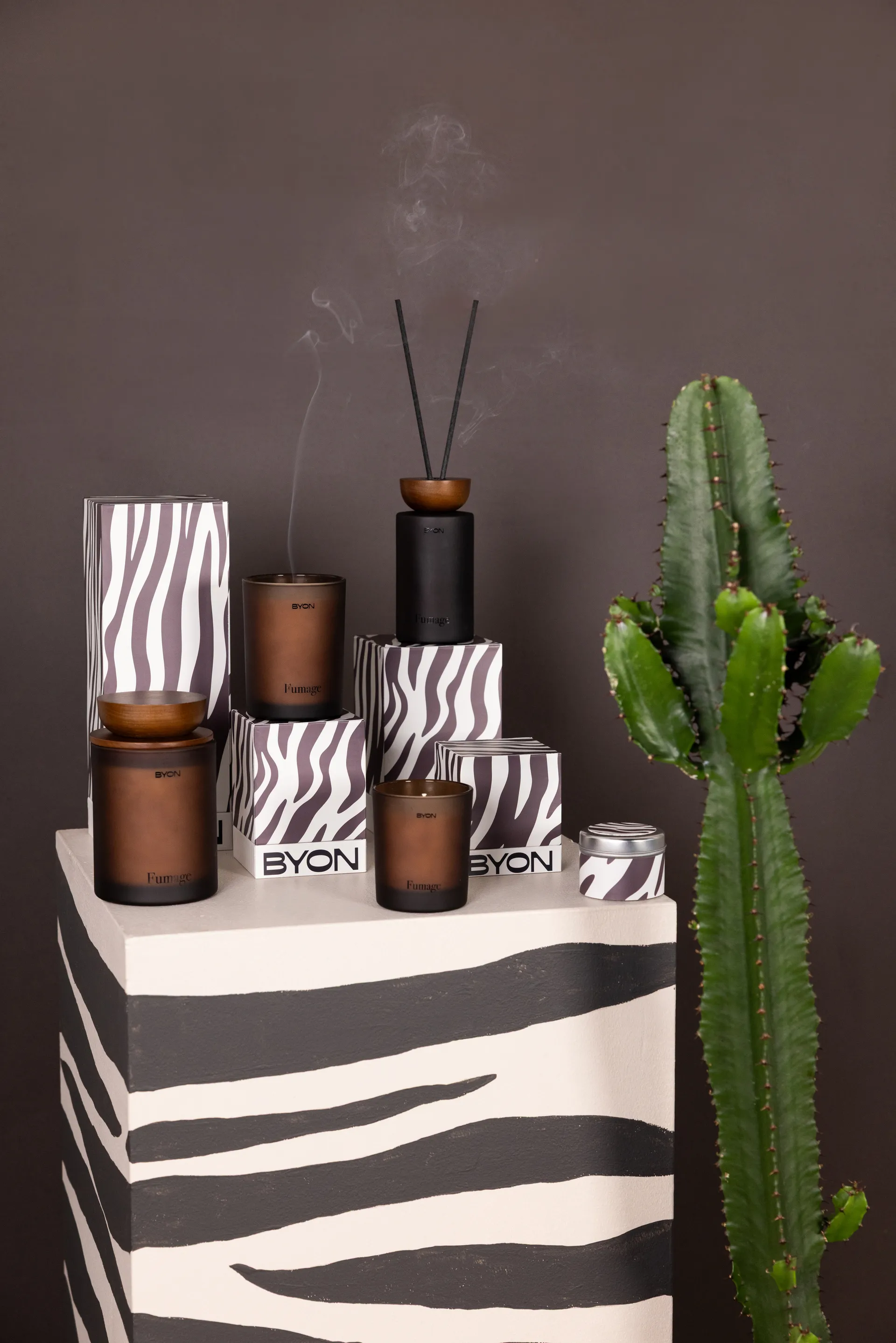 Świeca zapachowa Fumage, 55 godz. Byon