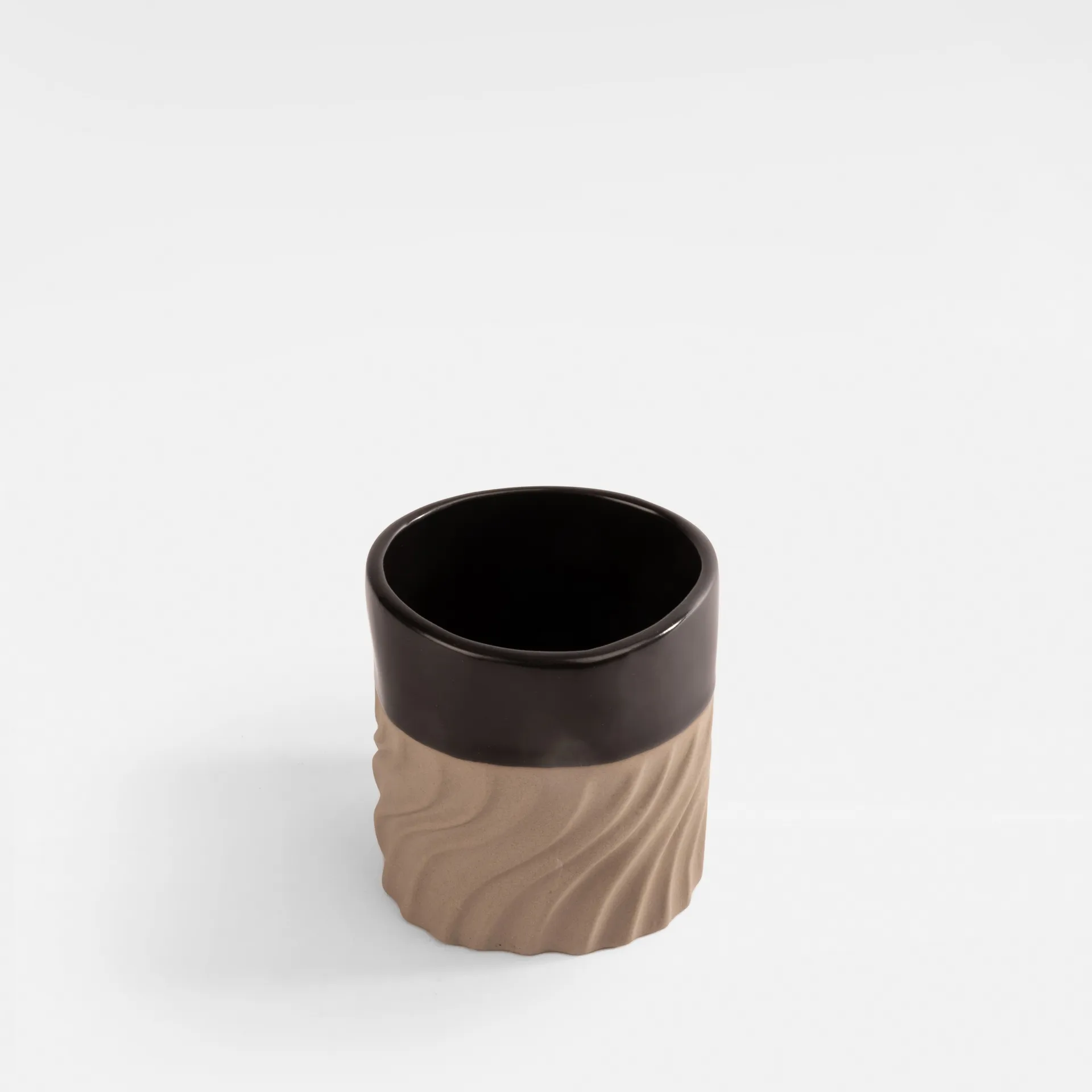 Swirl kubek 240 ml, Czarny-beżowy Byon