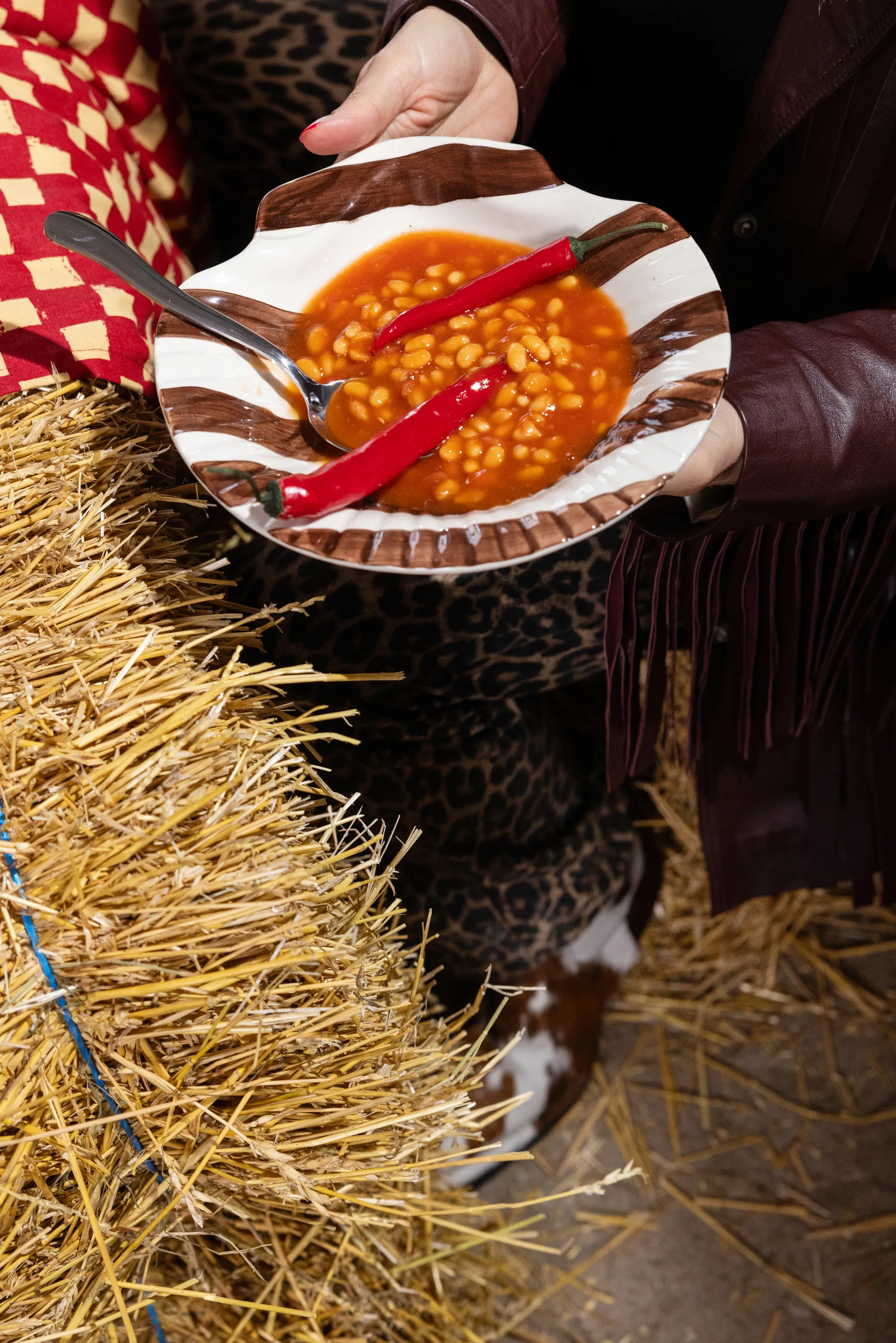 Talerz Armona Stripe 23,5x23,5 cm, Ciemnobrązowo-biały Byon