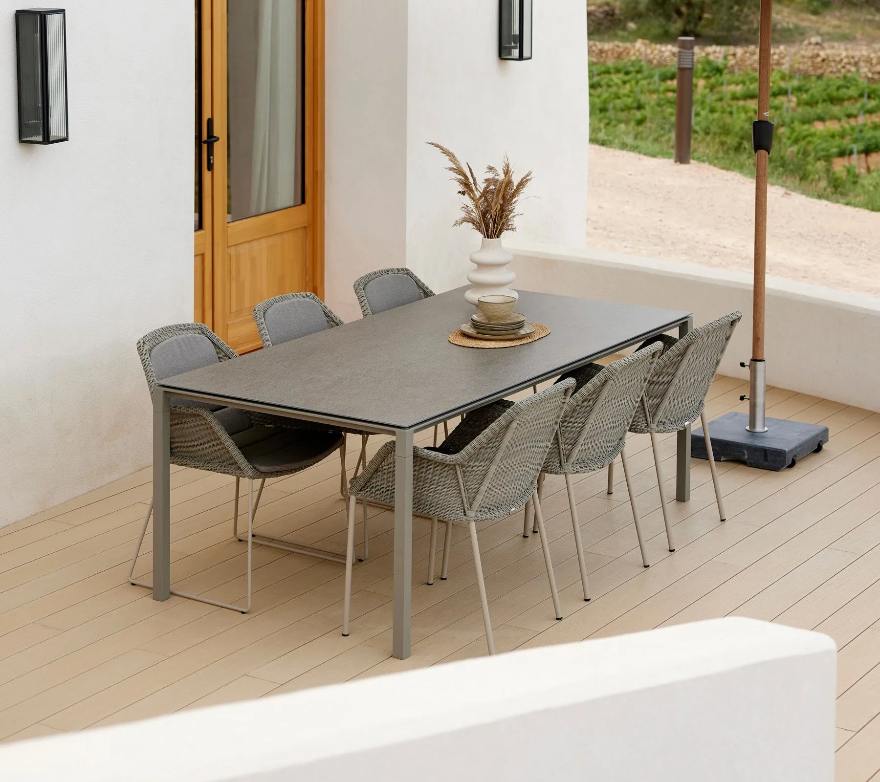 Krzesło Breeze Weave z możliwością sztaplowania, Taupe Cane-line