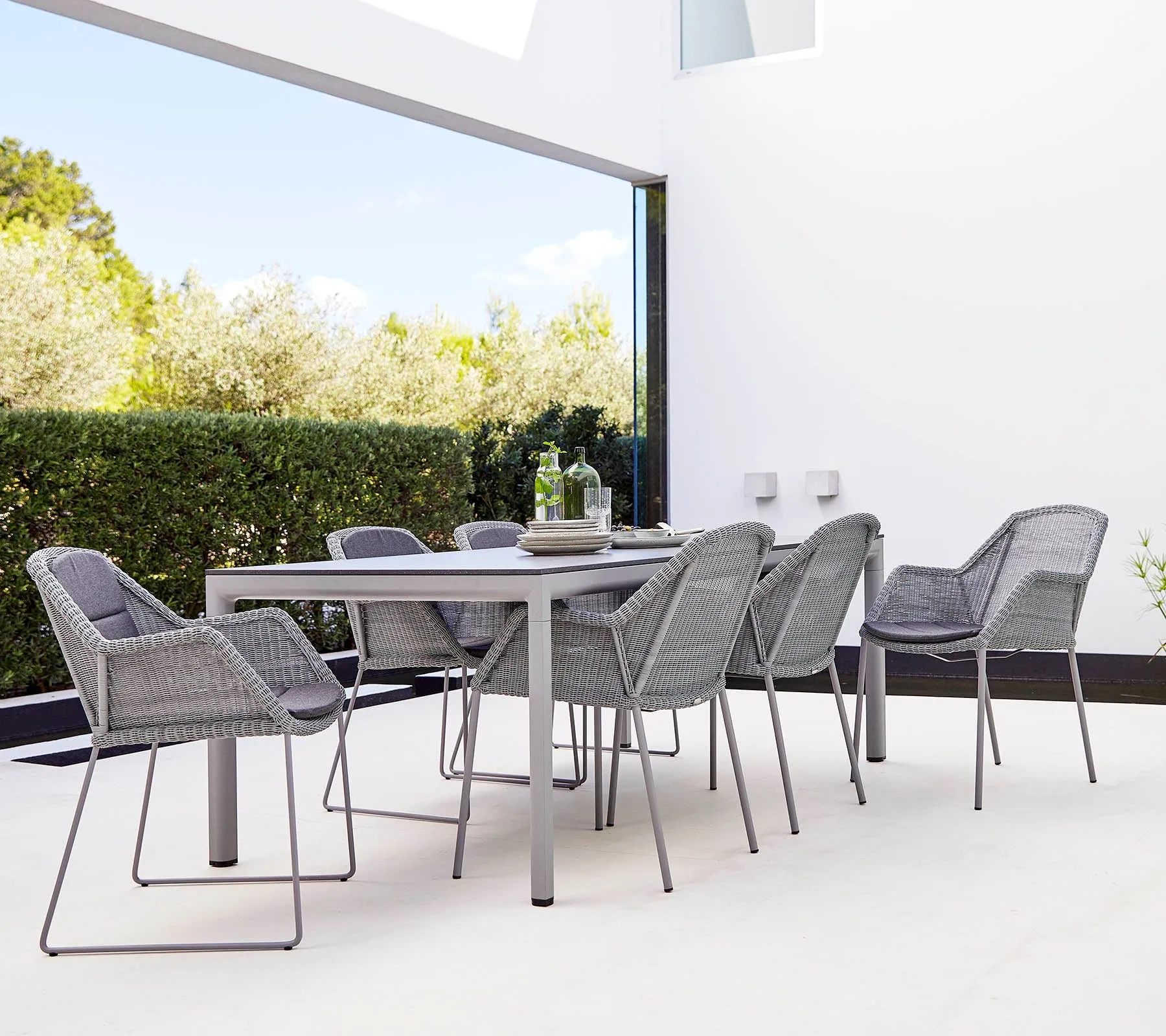 Krzesło Breeze Weave z możliwością sztaplowania, Taupe Cane-line