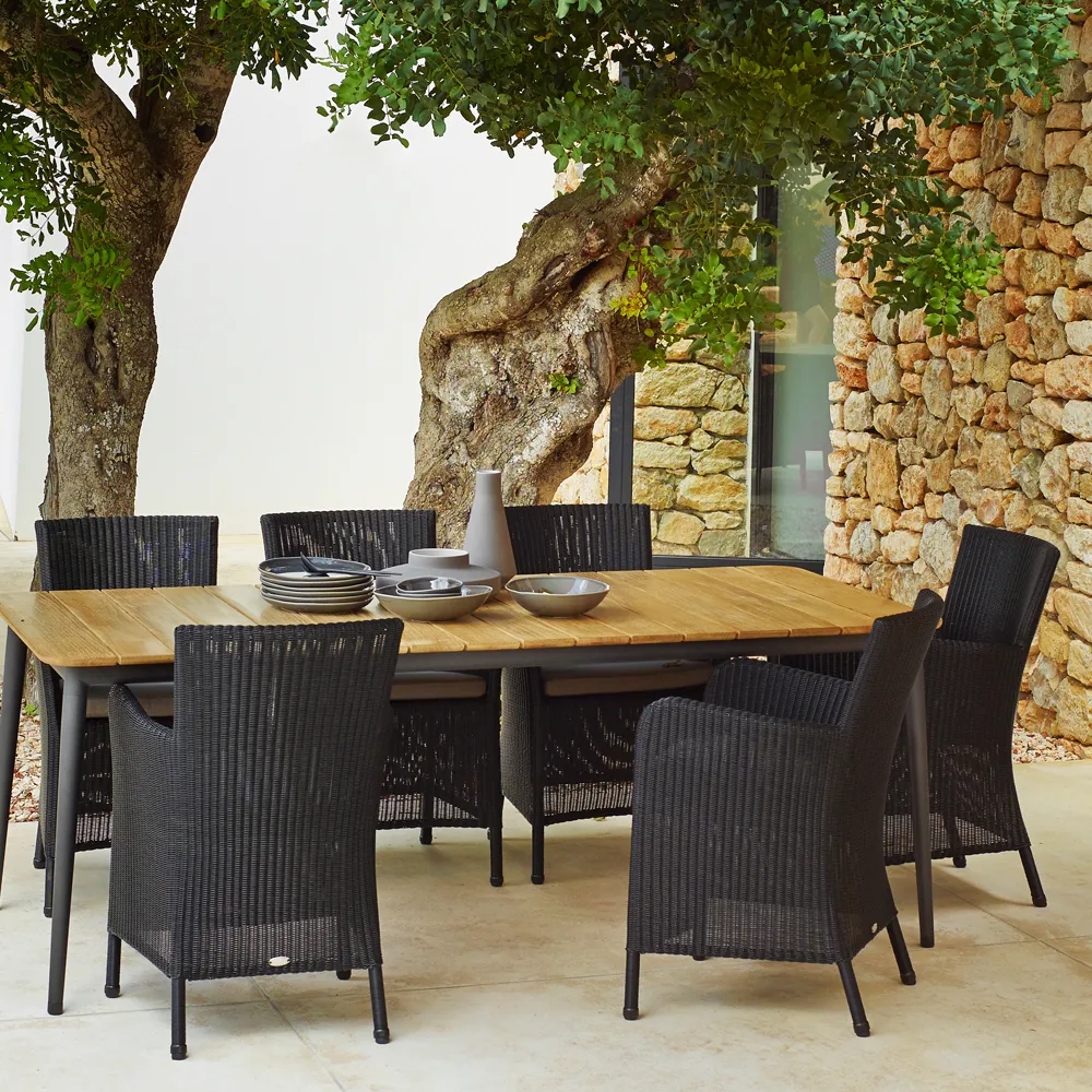 Stół do jadalni Core, drewno tekowe 274x90x74 cm, Lava grey stelaż Cane-line