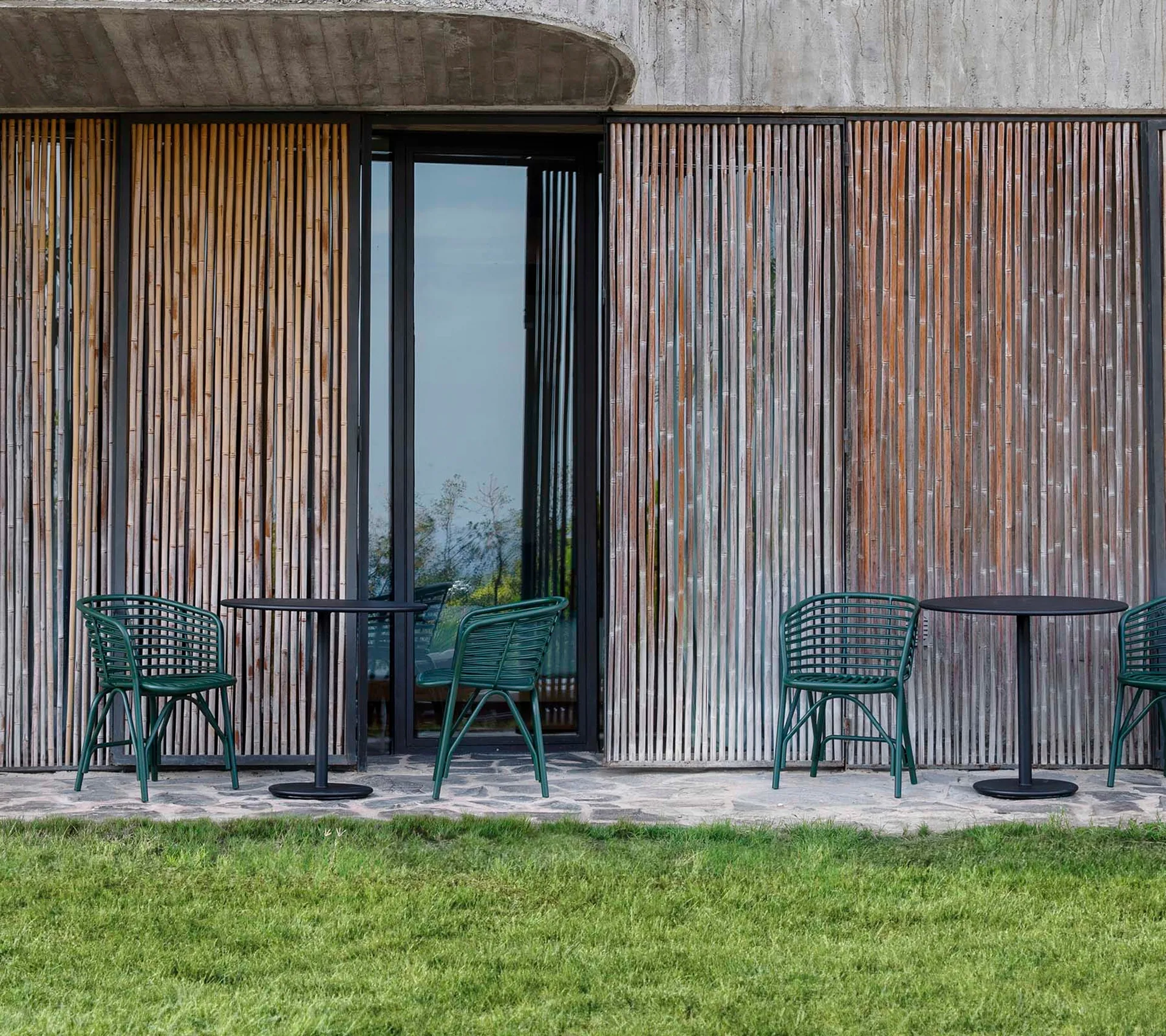 Stolik kawiarniany Drop Ø80 cm, Lava Grey-Lava Grey Cane-line