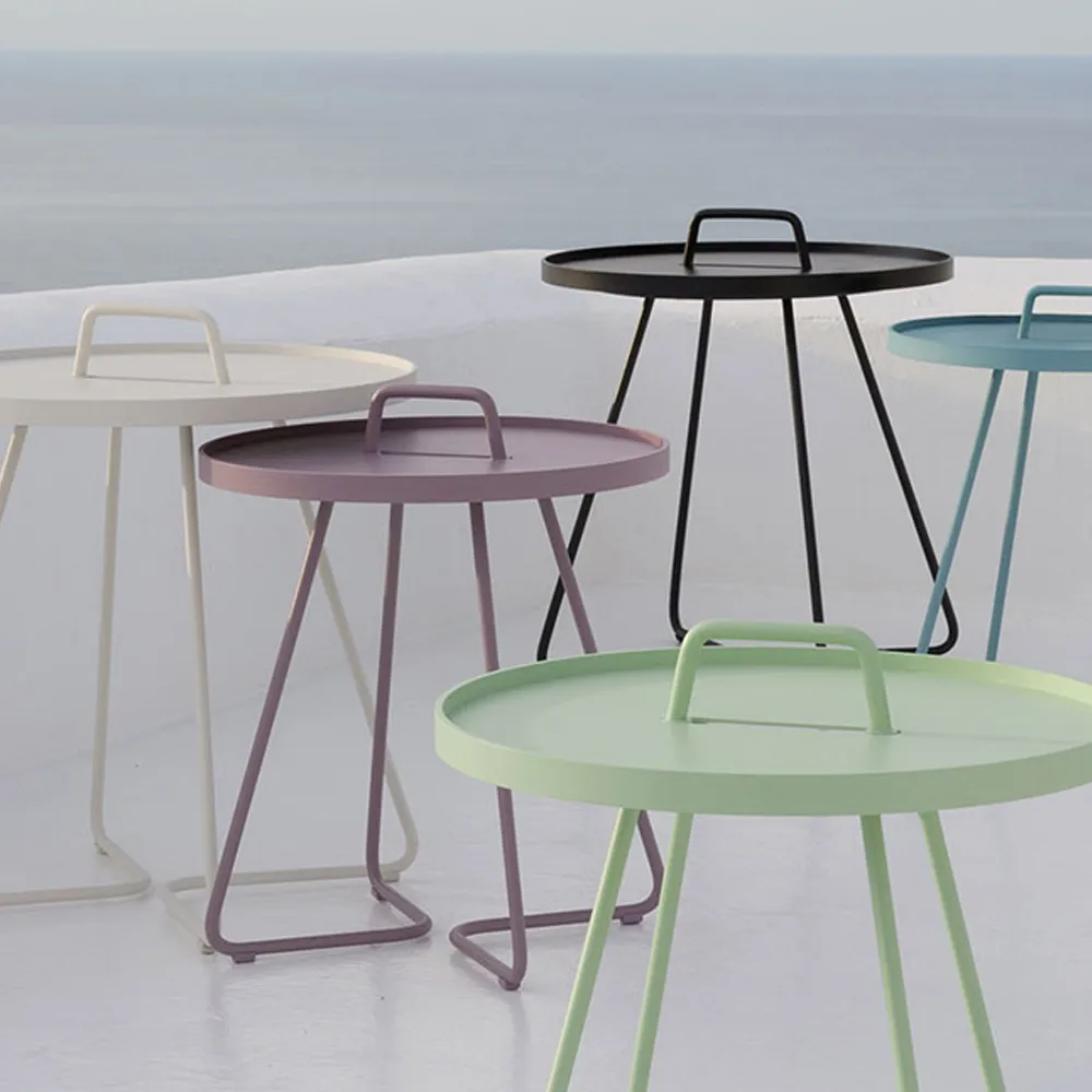 Stolik On The Move Ø37 cm, White Cane-line