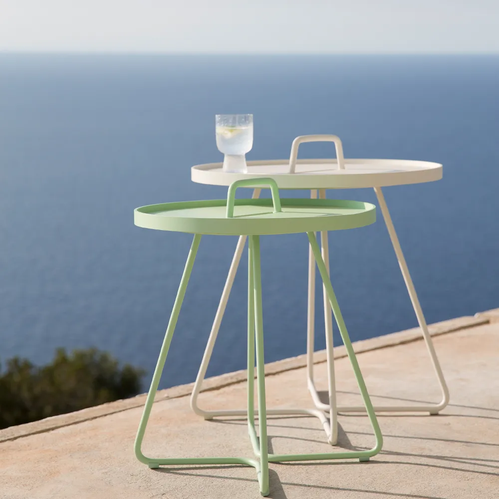 Stolik On The Move Ø44 cm, Dark Green Cane-line