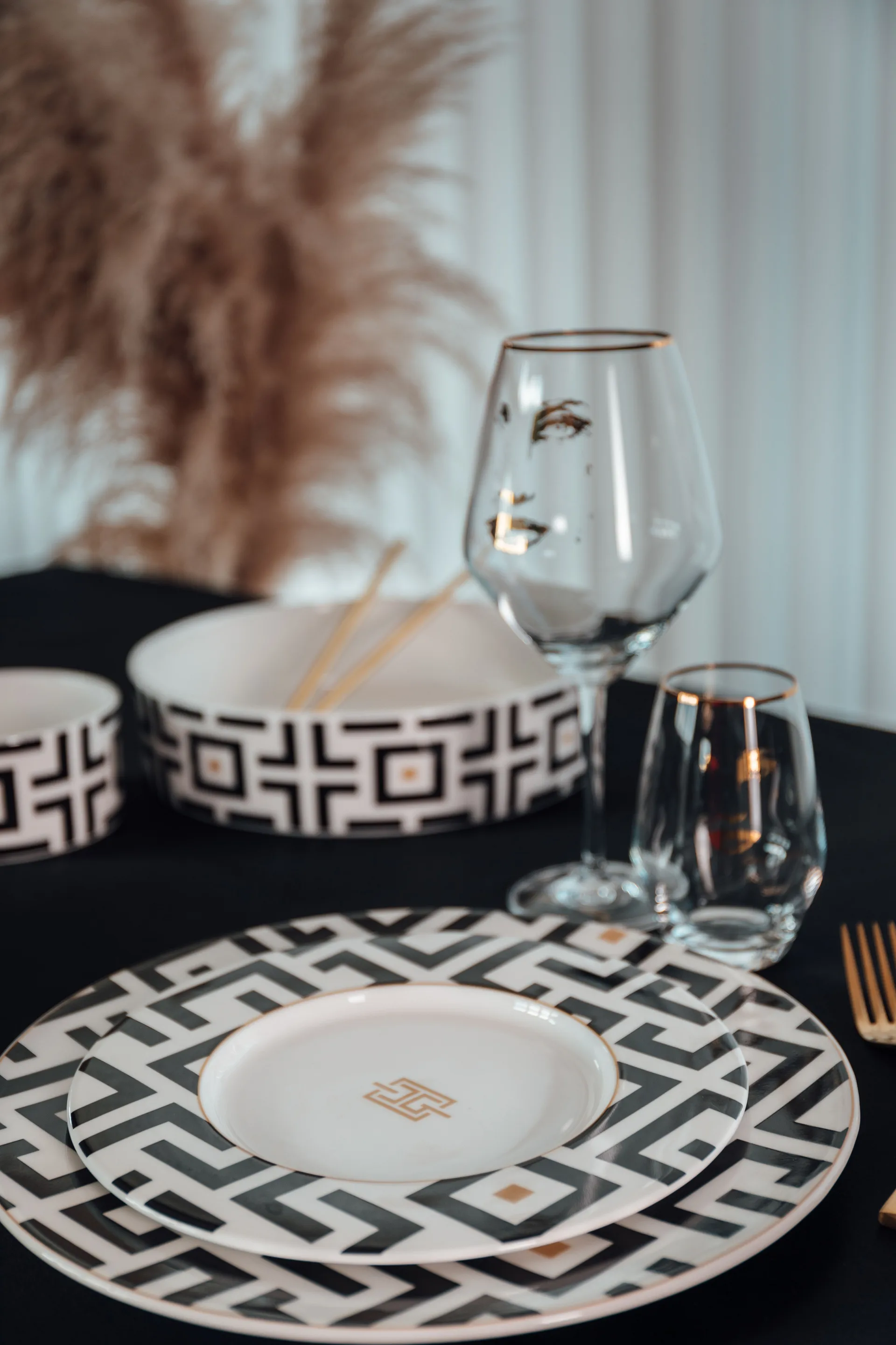 Miska DECO 1,5 litra, Biało-czarna Carolina Gynning