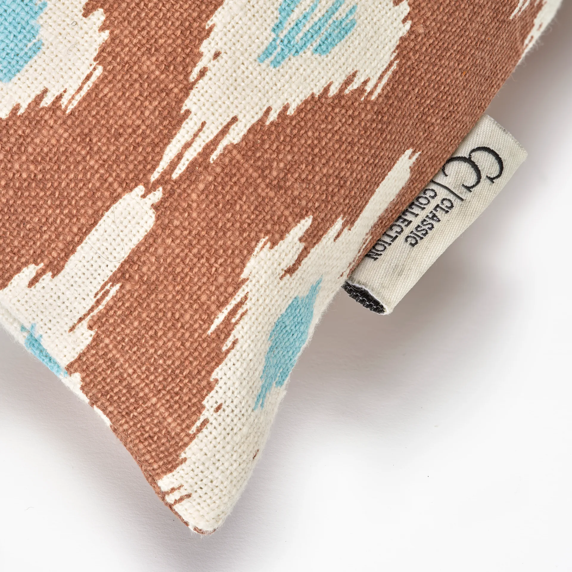 Poszewka na poduszkę Ikat Diamond 50x50 cm, Mocha Classic Collection