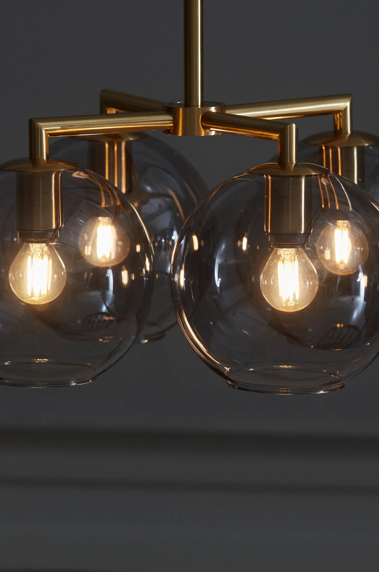 Lampa wisząca Ture 30 cm, Mosiądz-dymione szkło CO Bankeryd