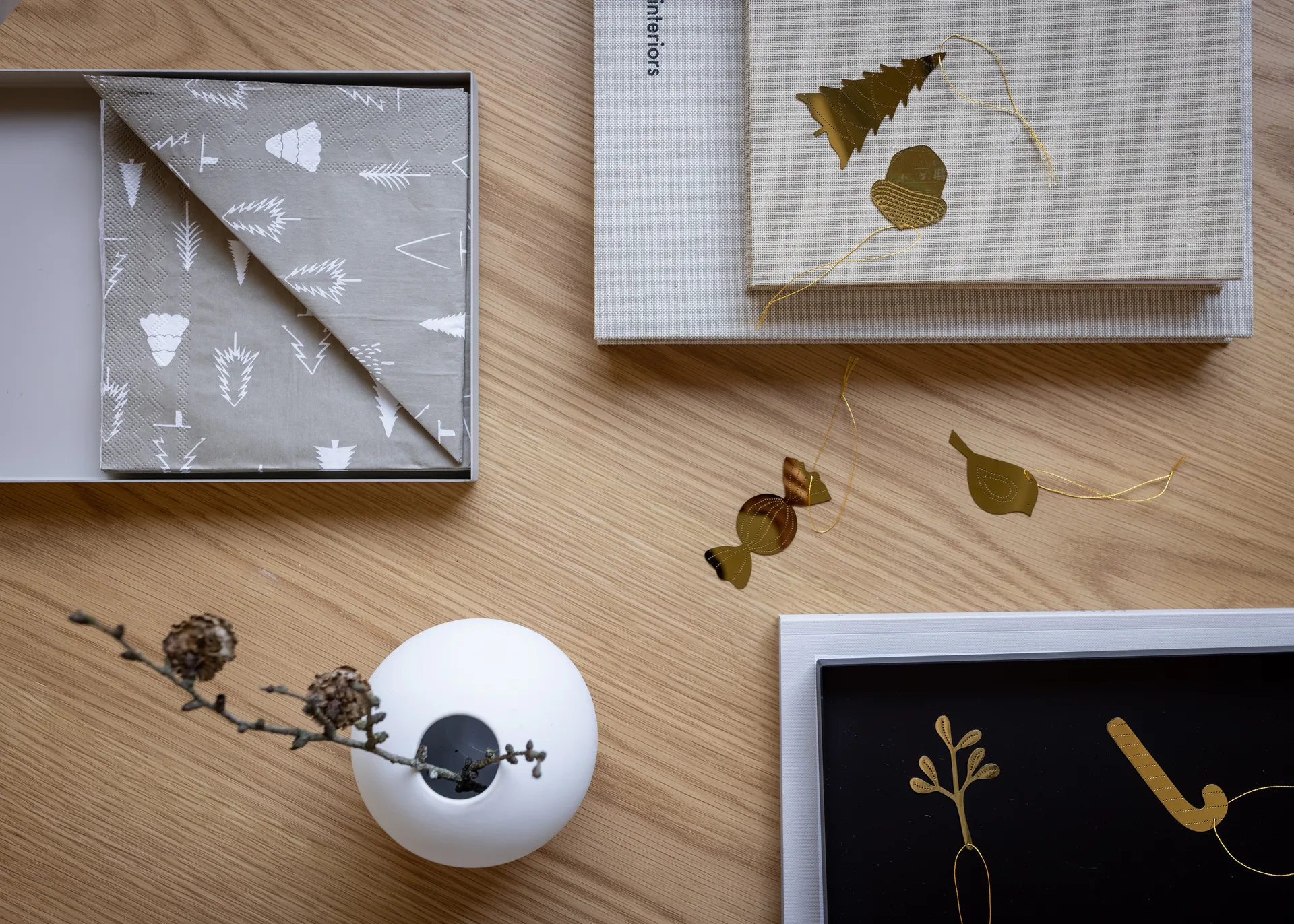 Cooee Świąteczny wisiorek mosiądz 4-pack, Winter bird Cooee Design