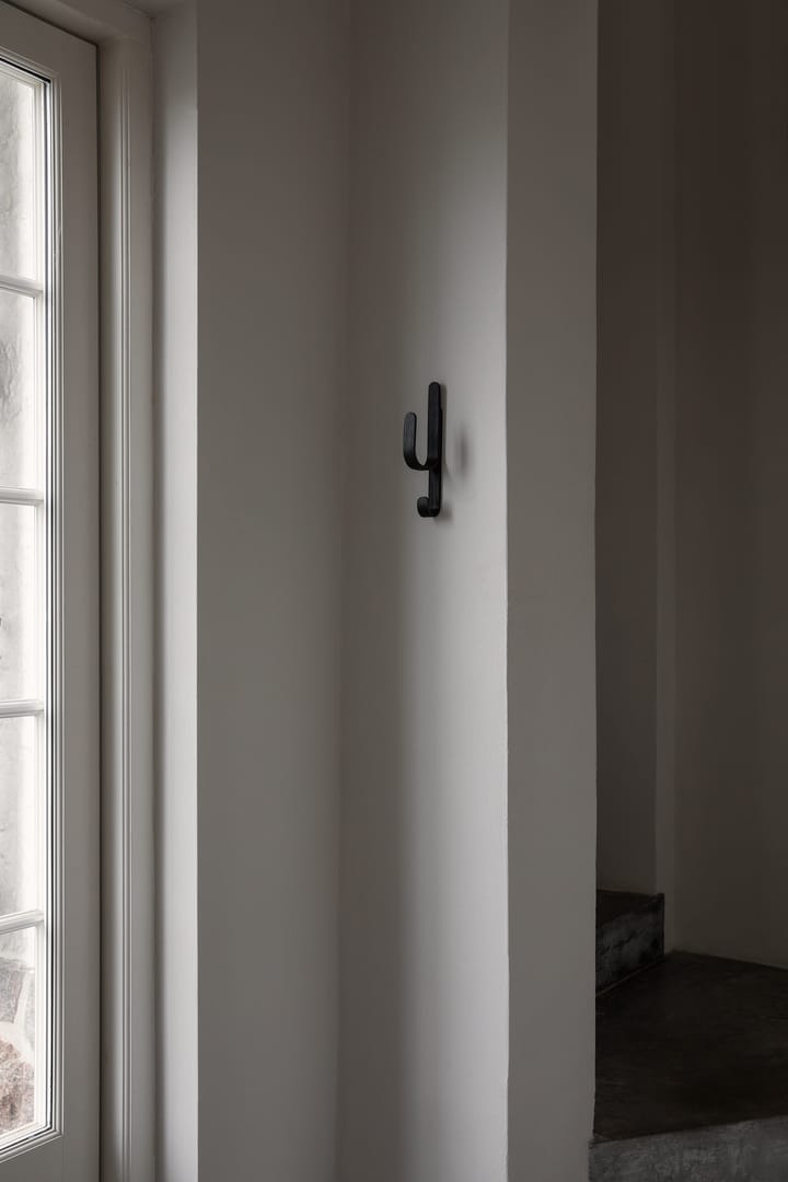 Haczyk Woody One, Black stained oak Cooee Design