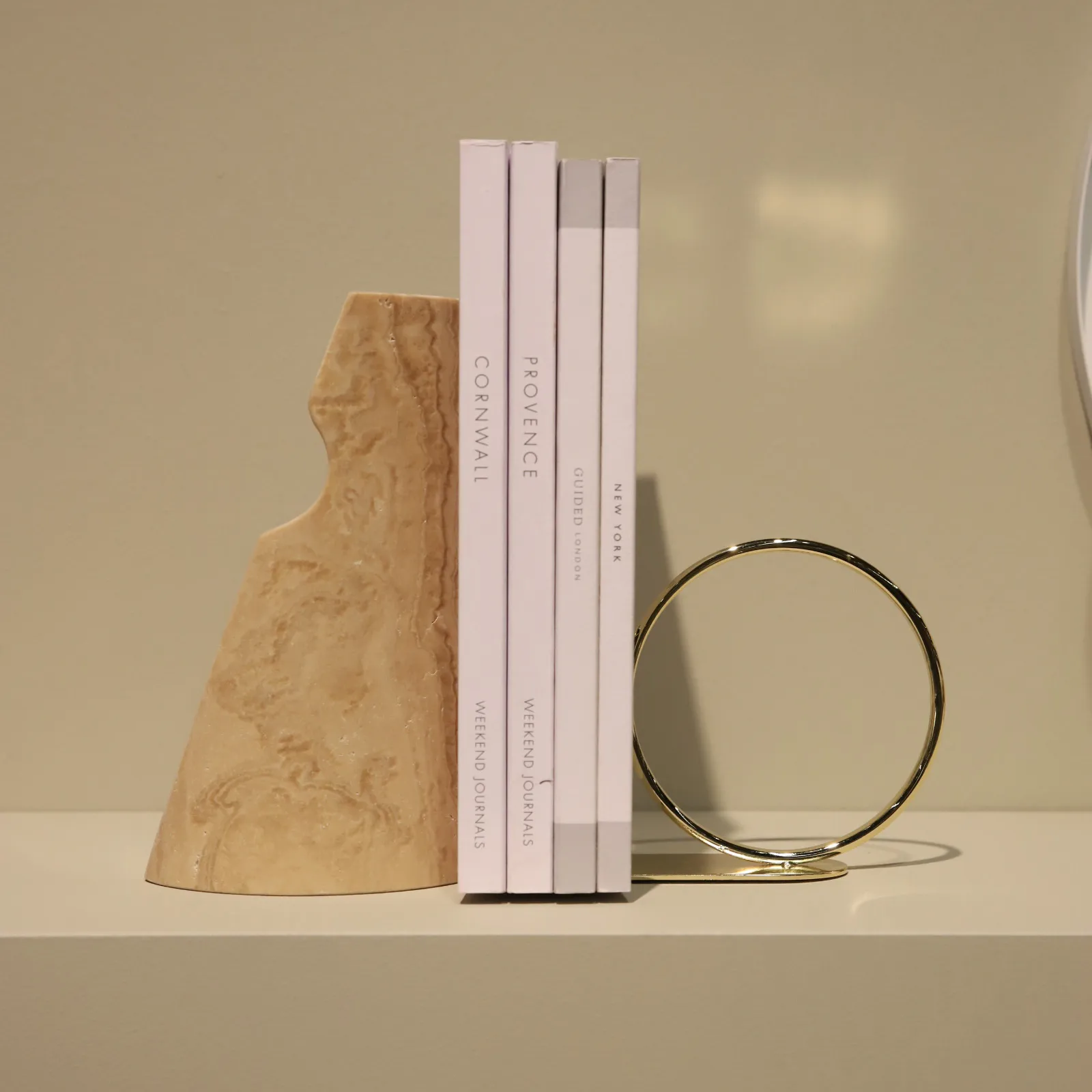 Podpórka do książek Shoulder, Trawertyn Cooee Design