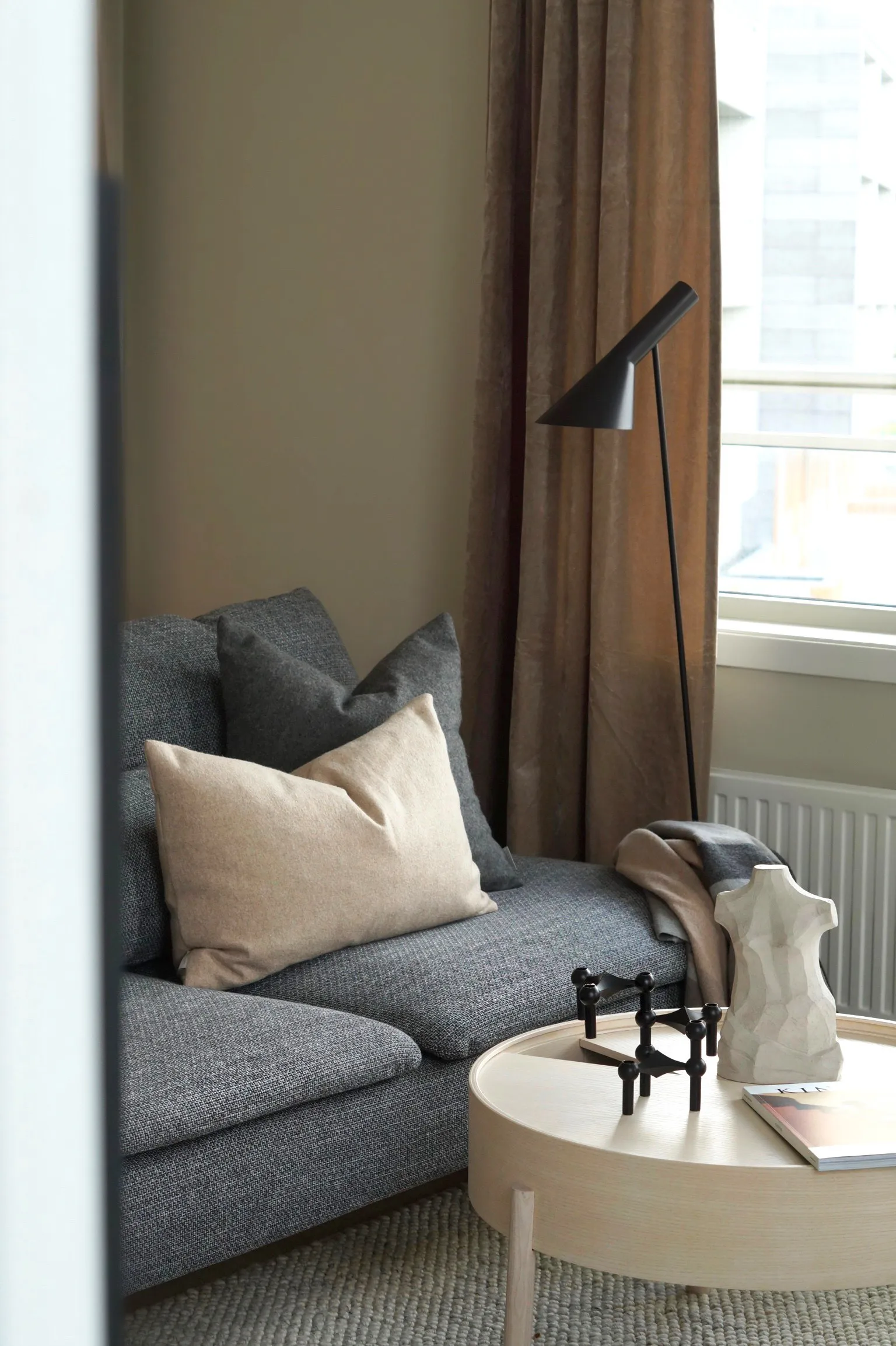 Rzeźba Ewa II, Limestone Cooee Design