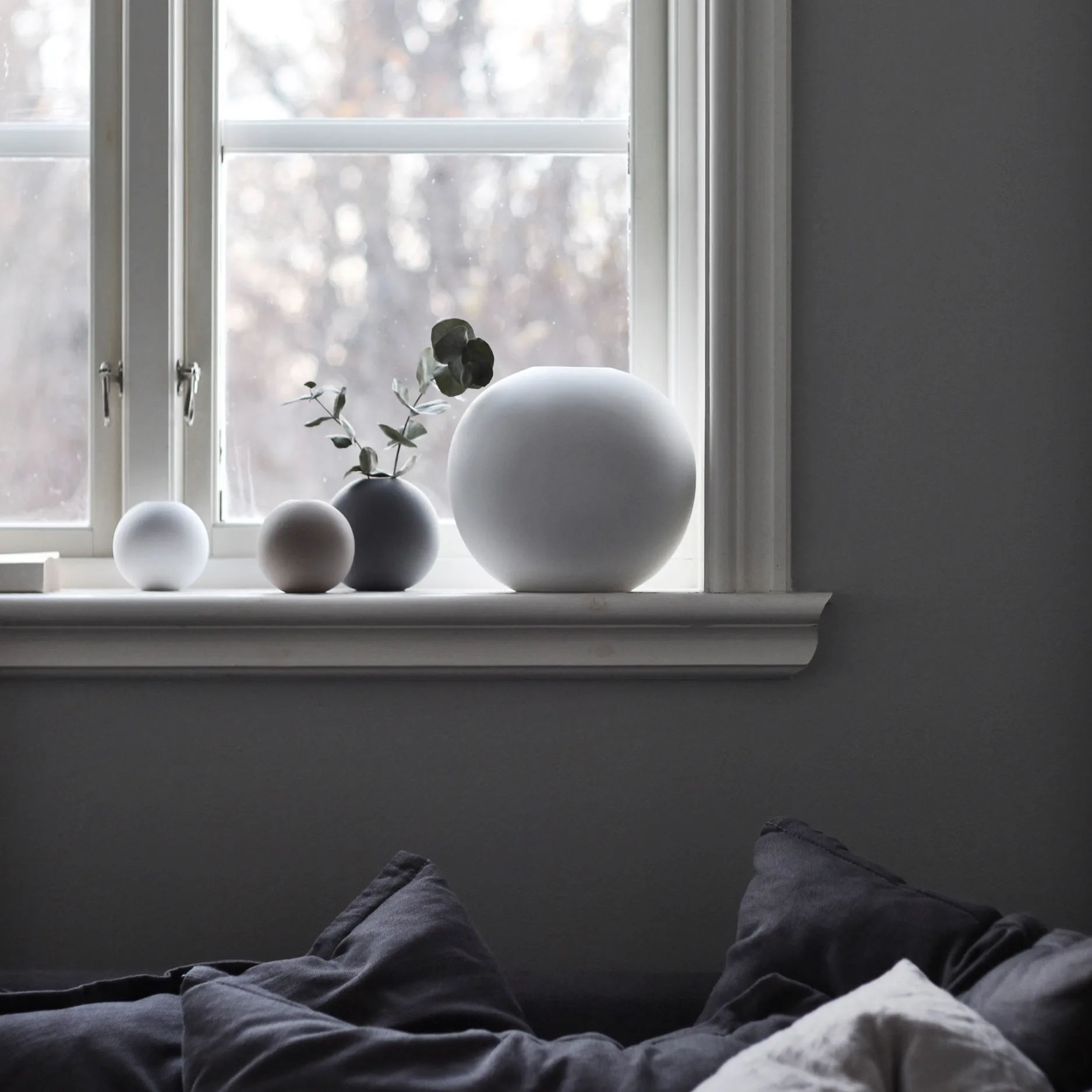 Wazon Ball, biały, 20 cm Cooee Design